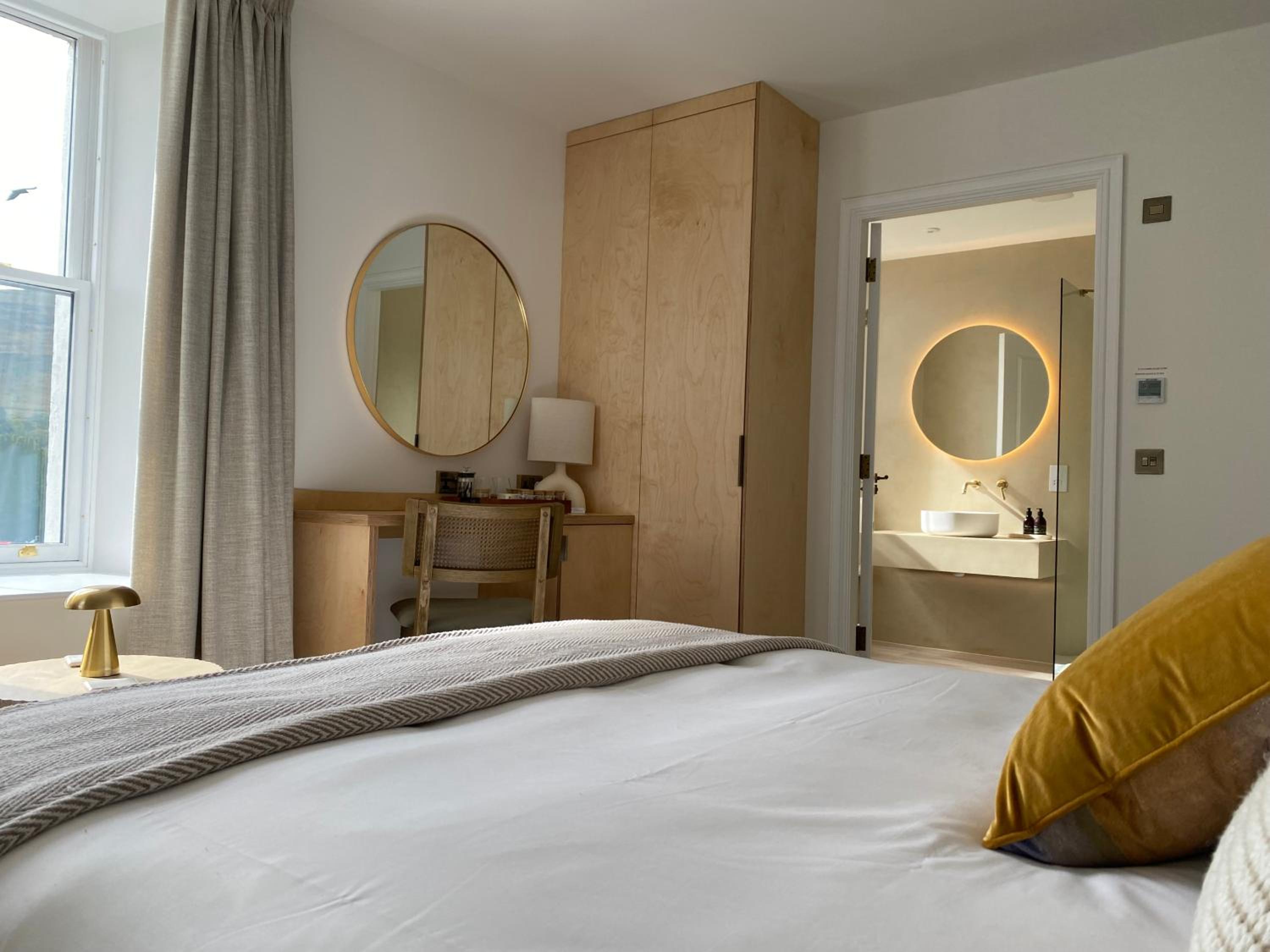 Superior King Room photo 3