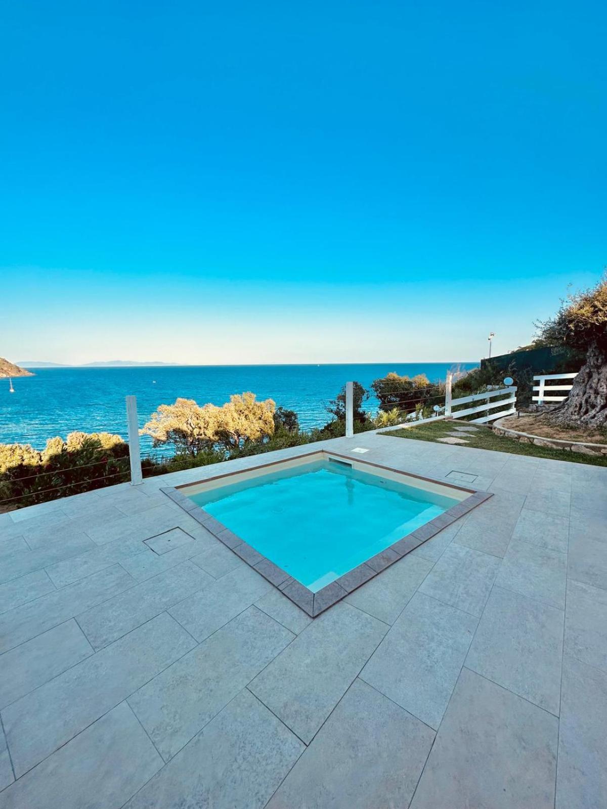 Superior Suite with Private Pool photo 2