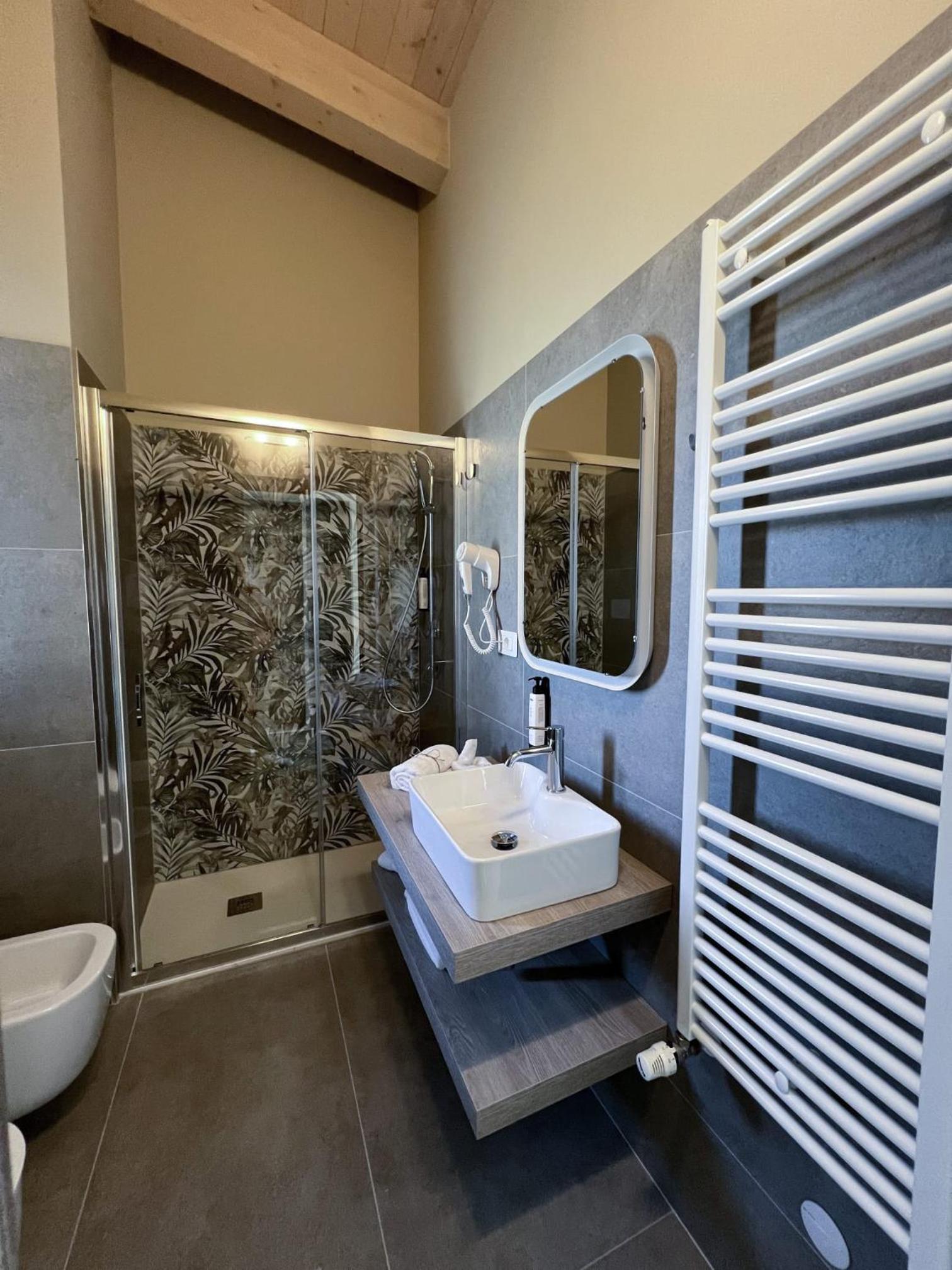 Large Double Room photo 3