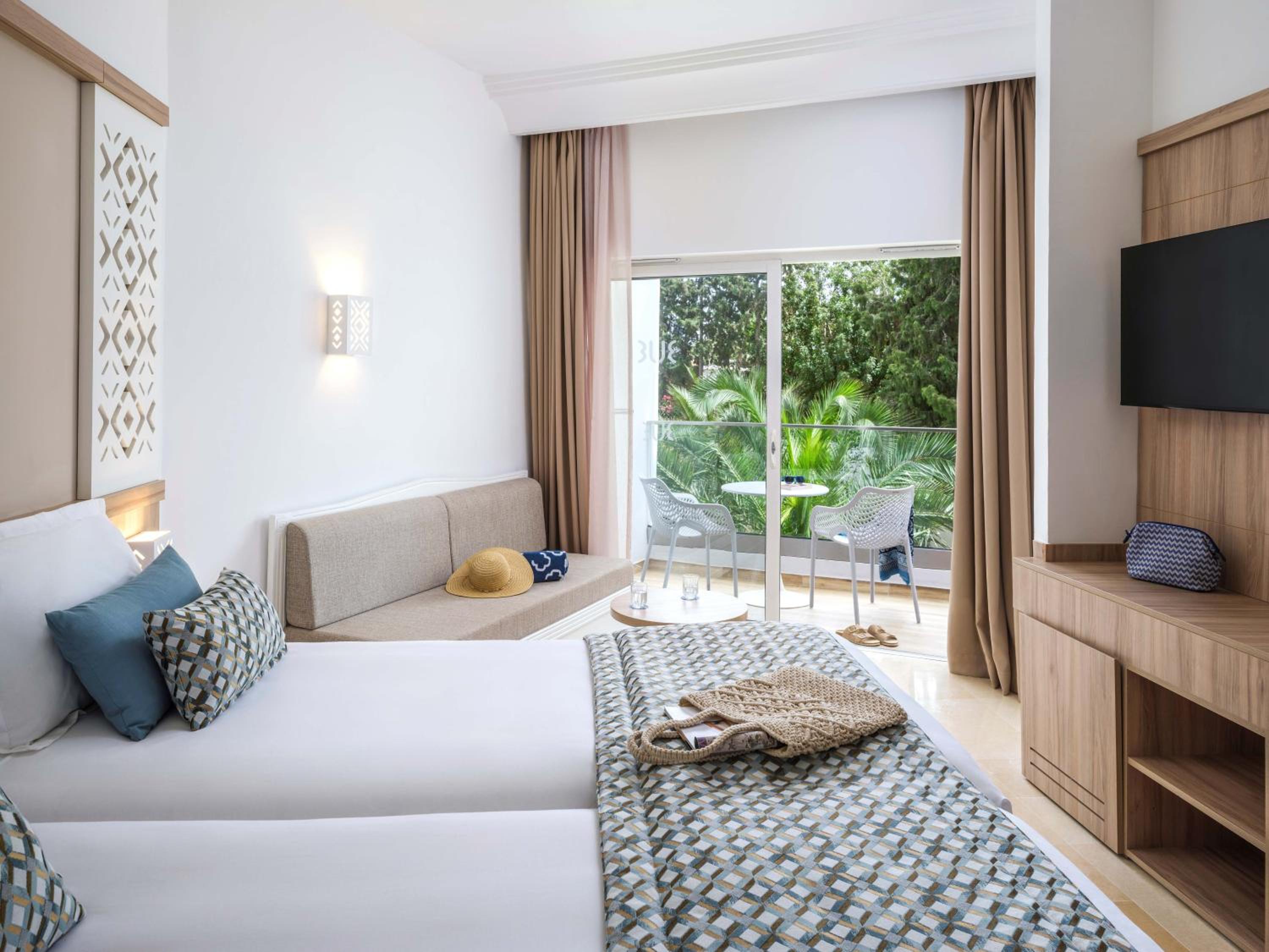Triple Room with Garden View