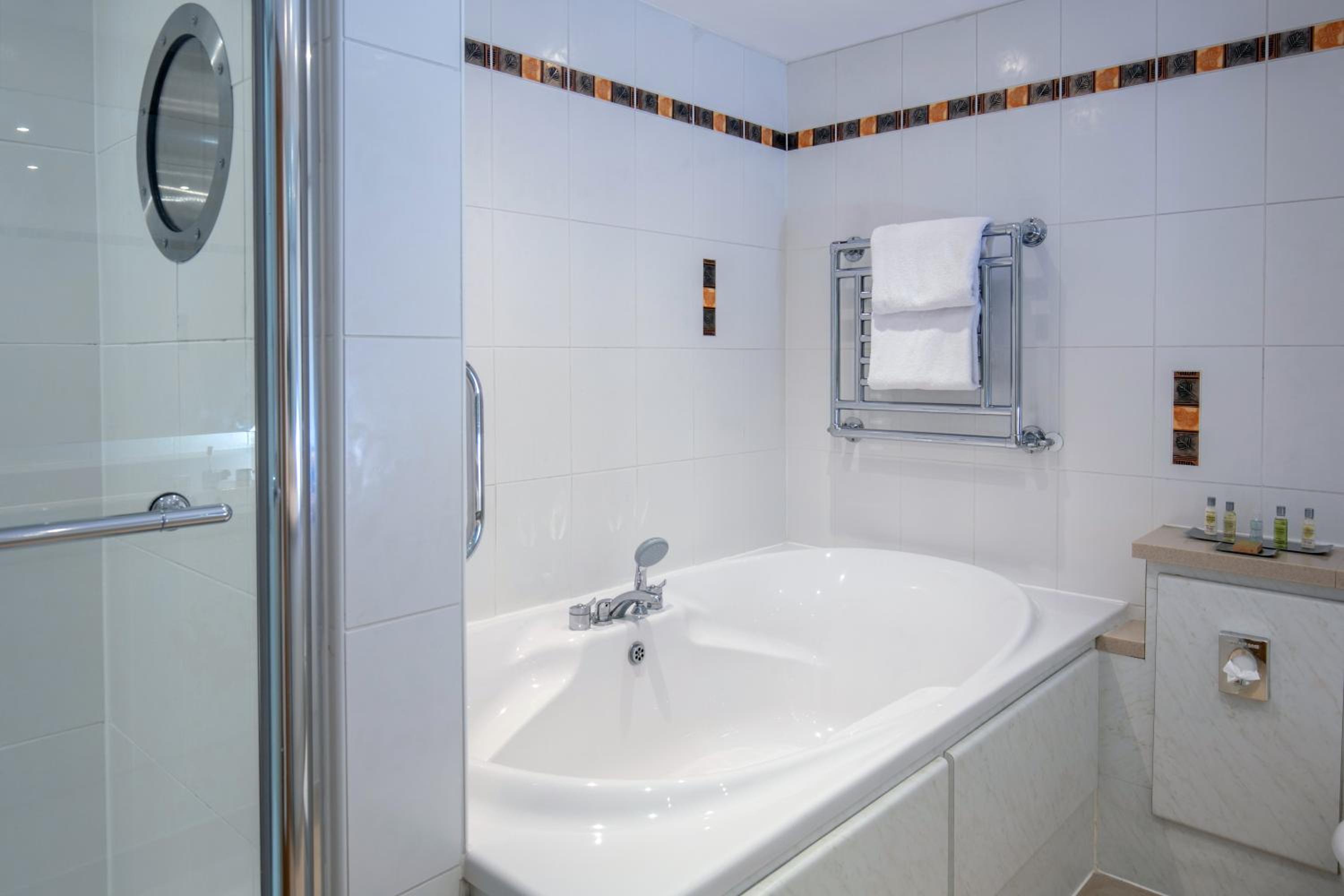 Junior King Suite - Photo 7