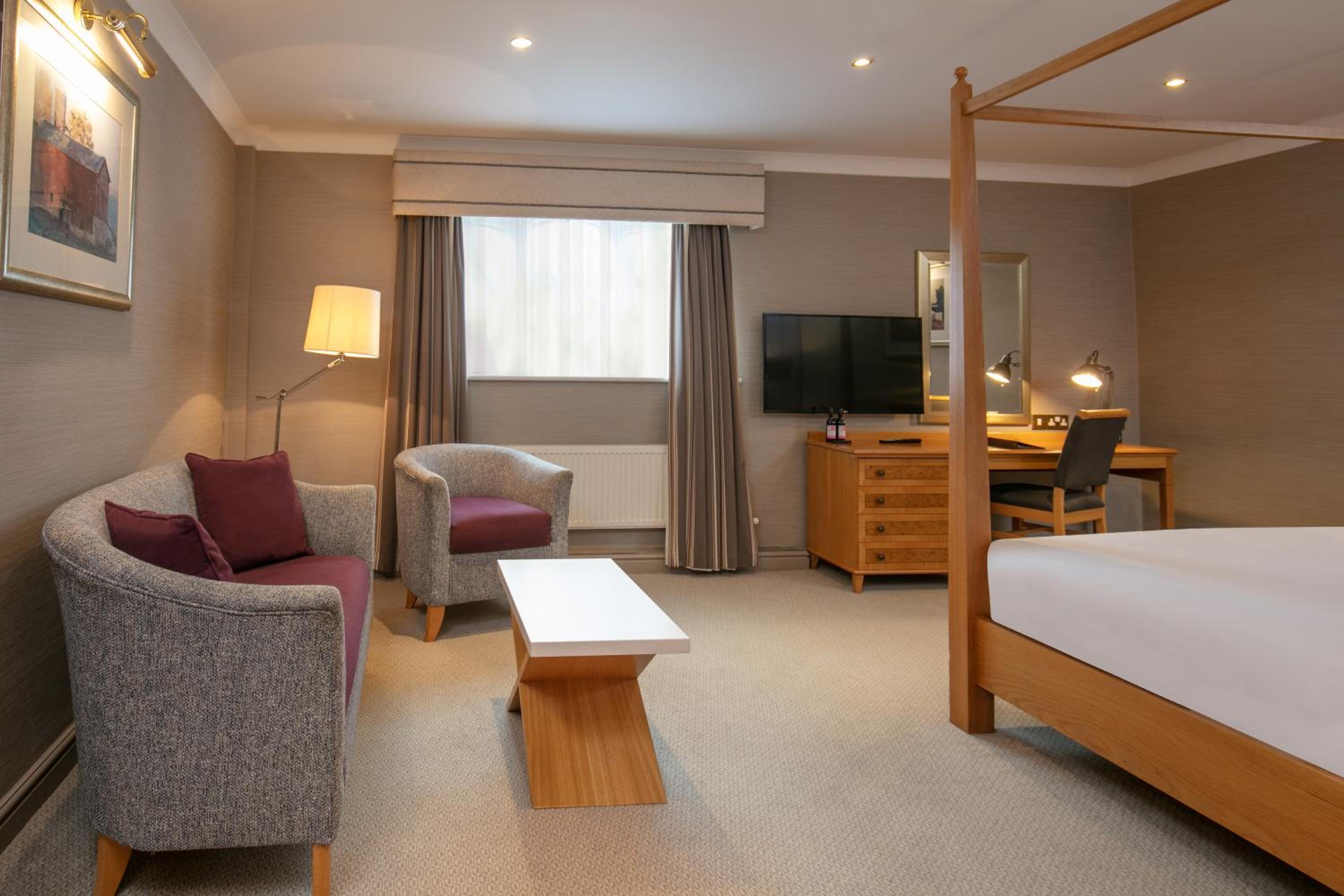 Junior King Suite - Photo 8