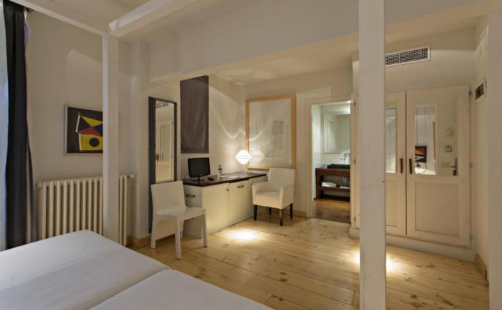 Standard Twin Room - Photo 4