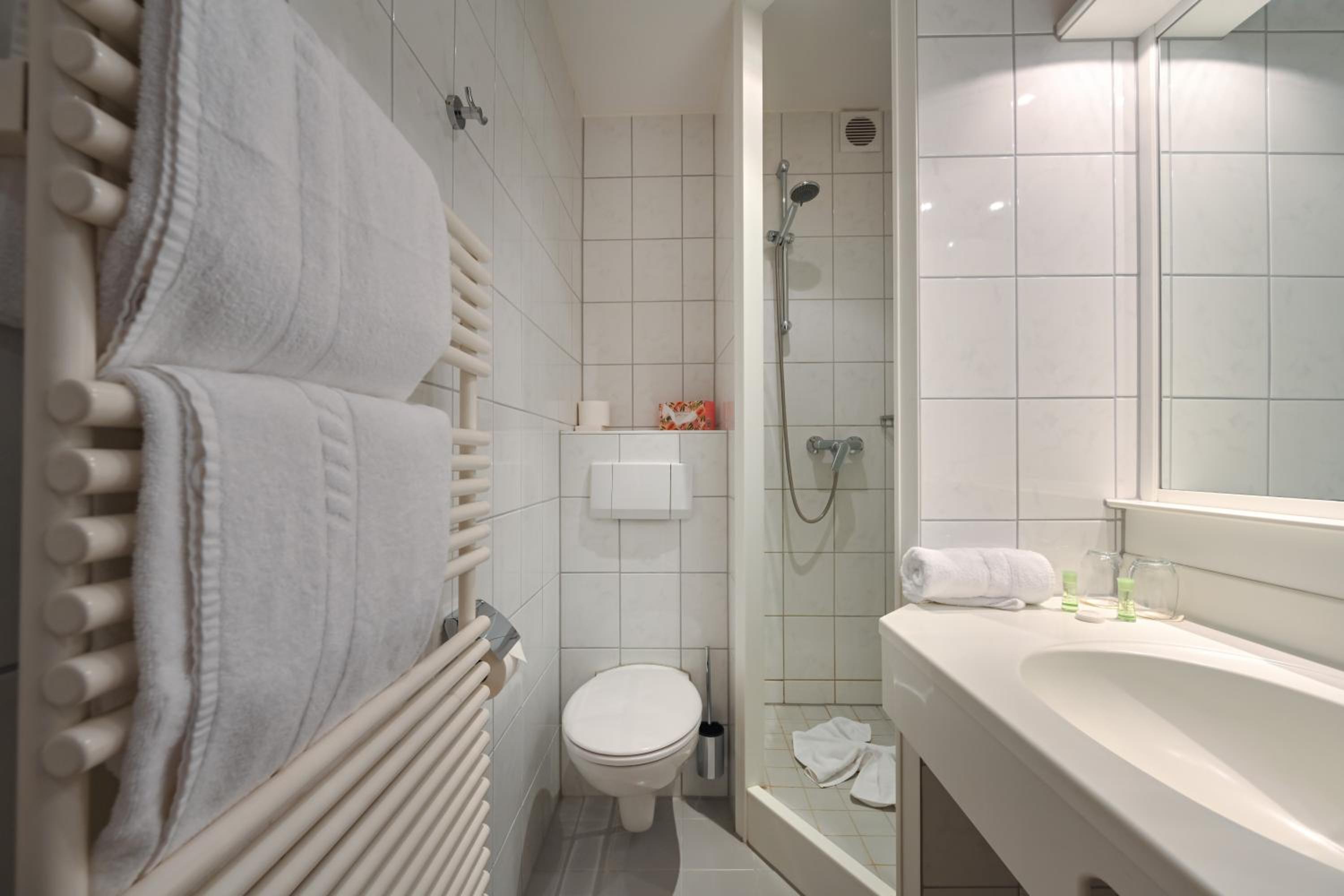 Standard Double Room - Photo 5