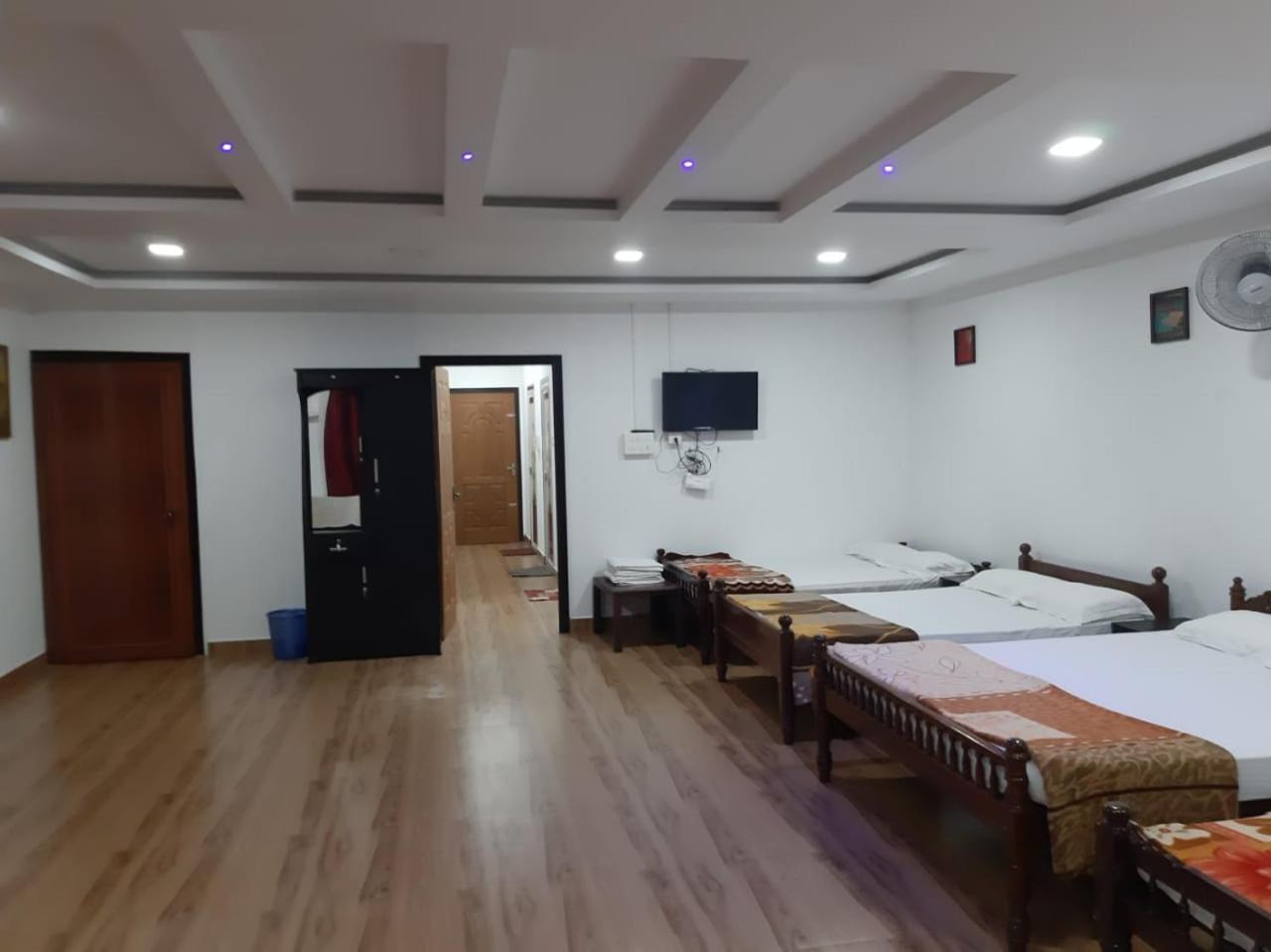 Mixed Dormitory Room photo 3