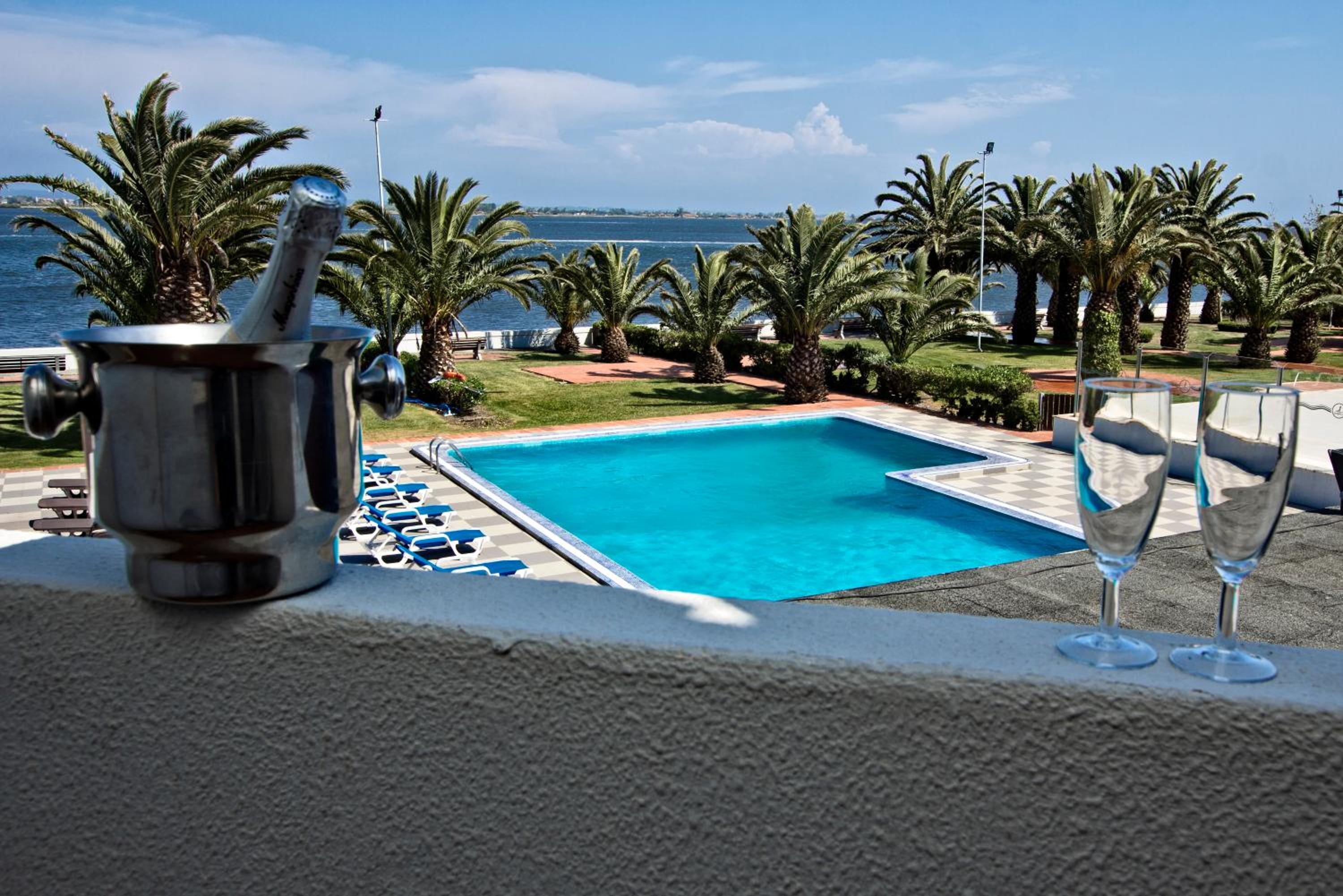Deluxe Double or Twin Room with River View photo 3