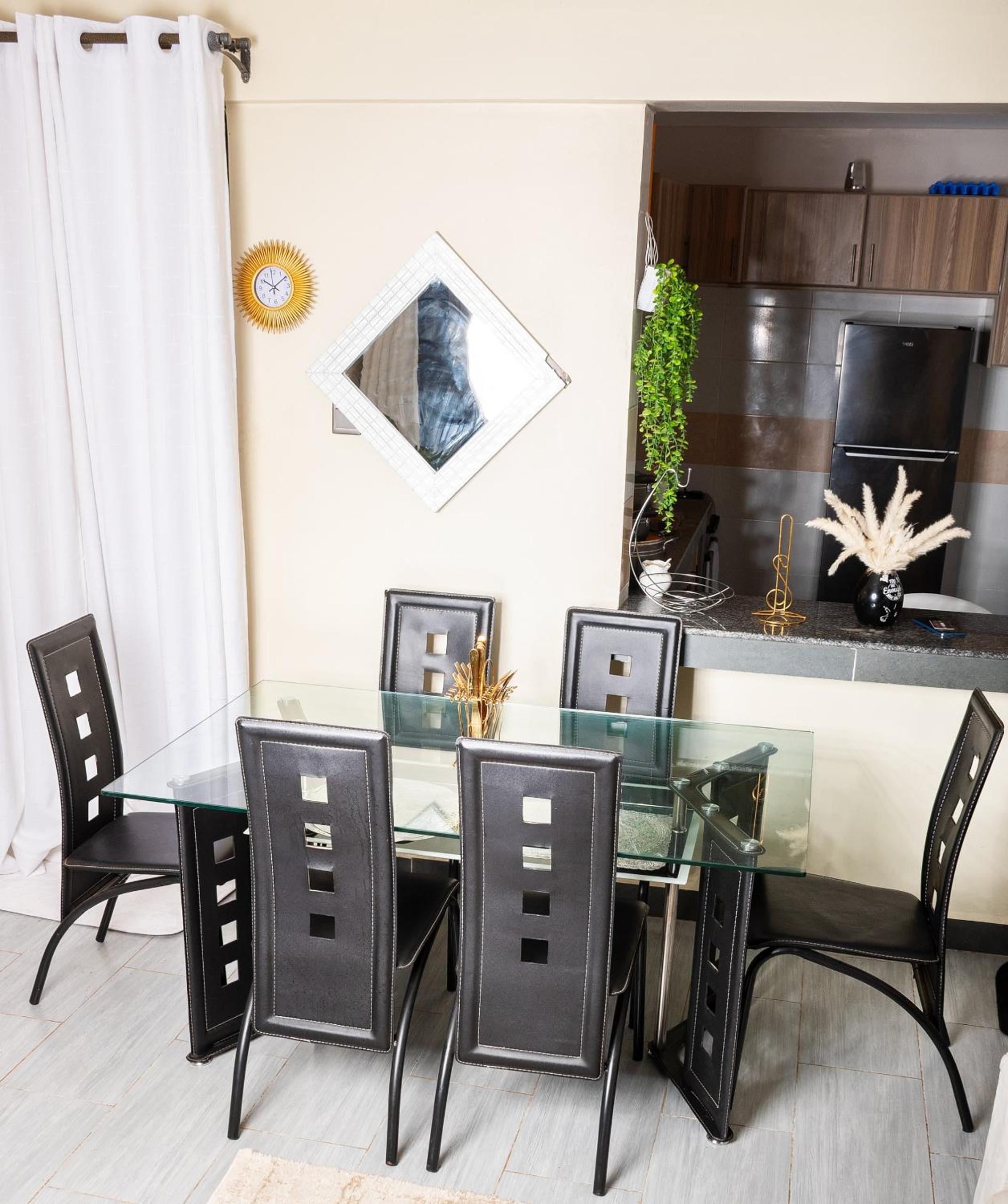 Apartment photo 2
