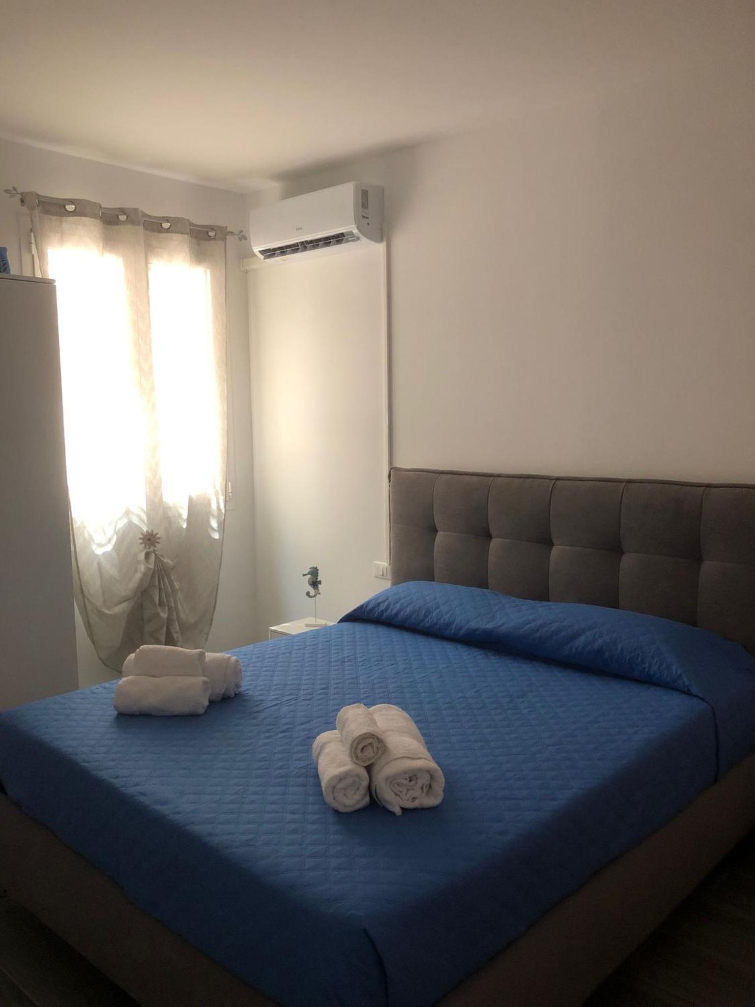 Basic Triple Room With Shared Bathroom photo 1
