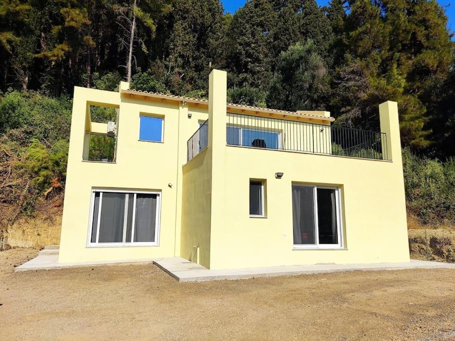 Three-Bedroom Villa photo 2