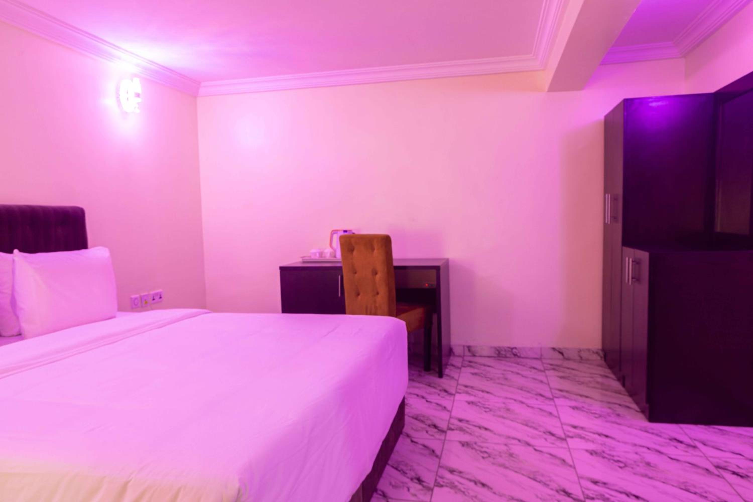 Deluxe King Room photo 1