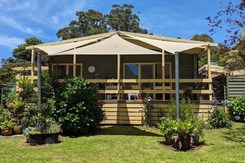 Three-Bedroom House photo 2