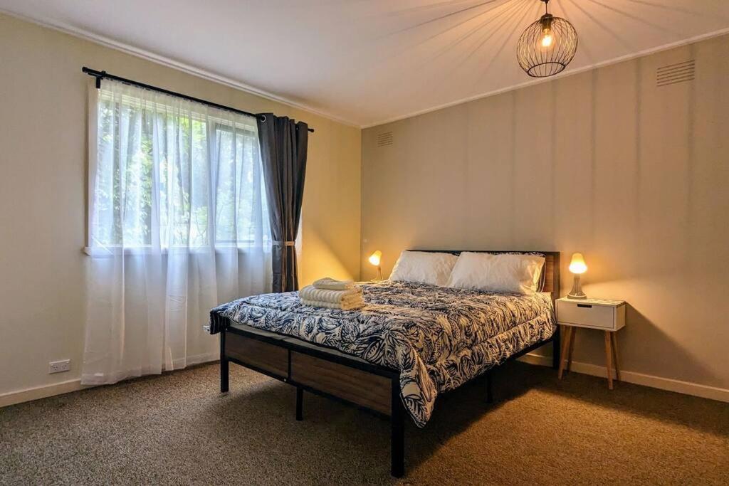 Three-Bedroom House photo 3