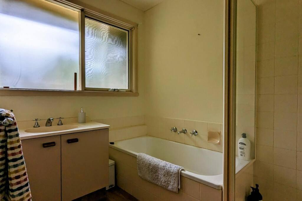 Three-Bedroom House photo 3