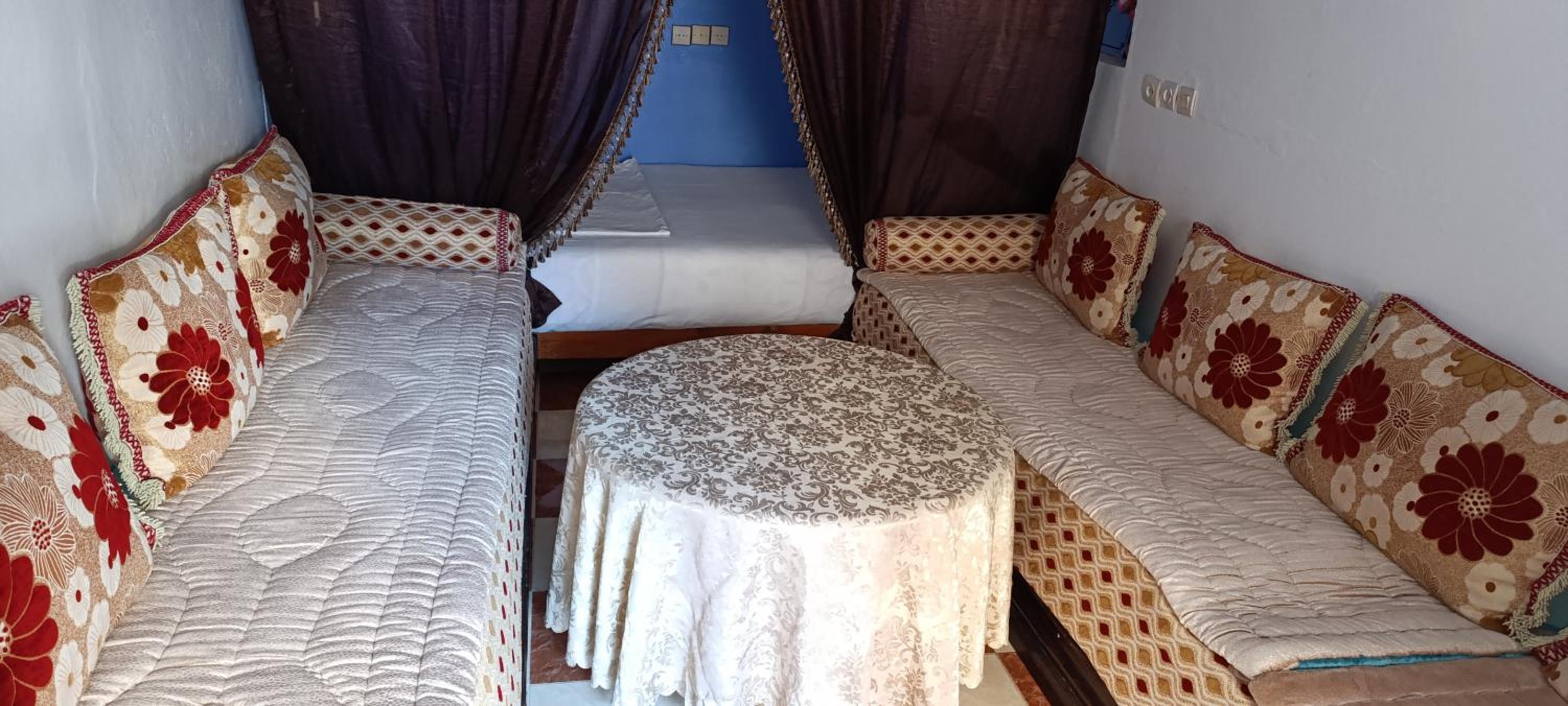 Economy Double Room - Photo 17