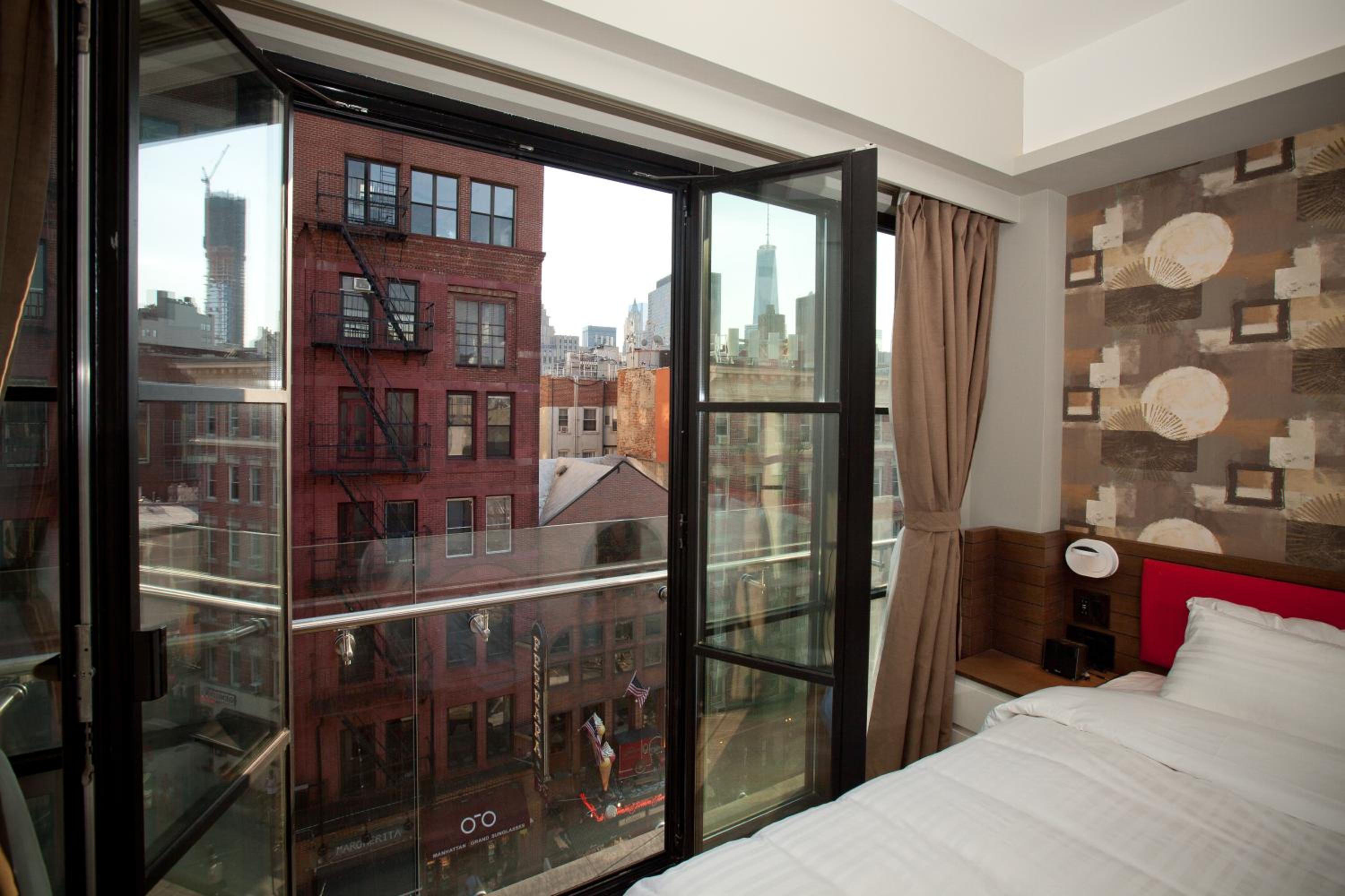 King Room with Juliet Balcony thumbnail 5
