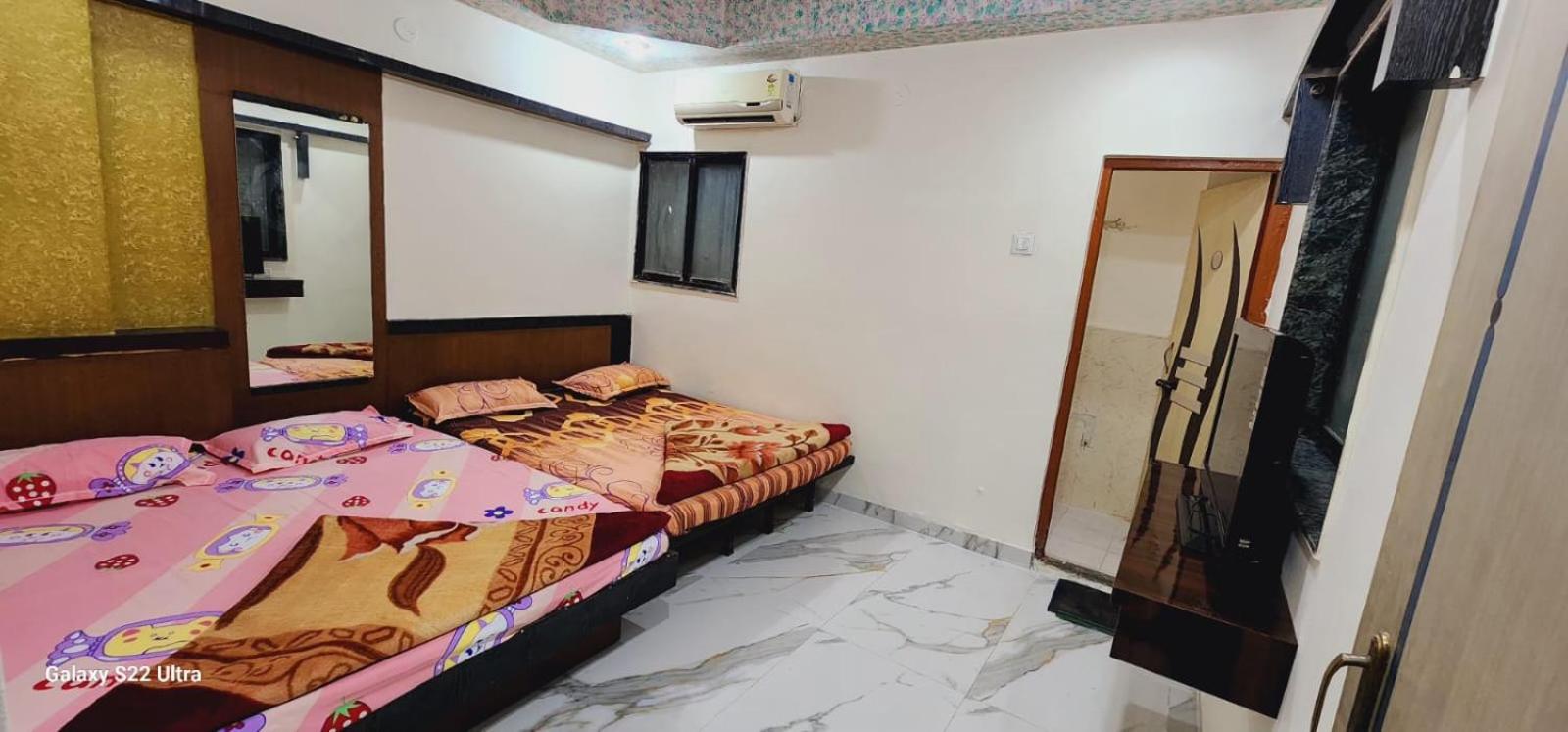 6-Bed Mixed Dormitory Room photo 2