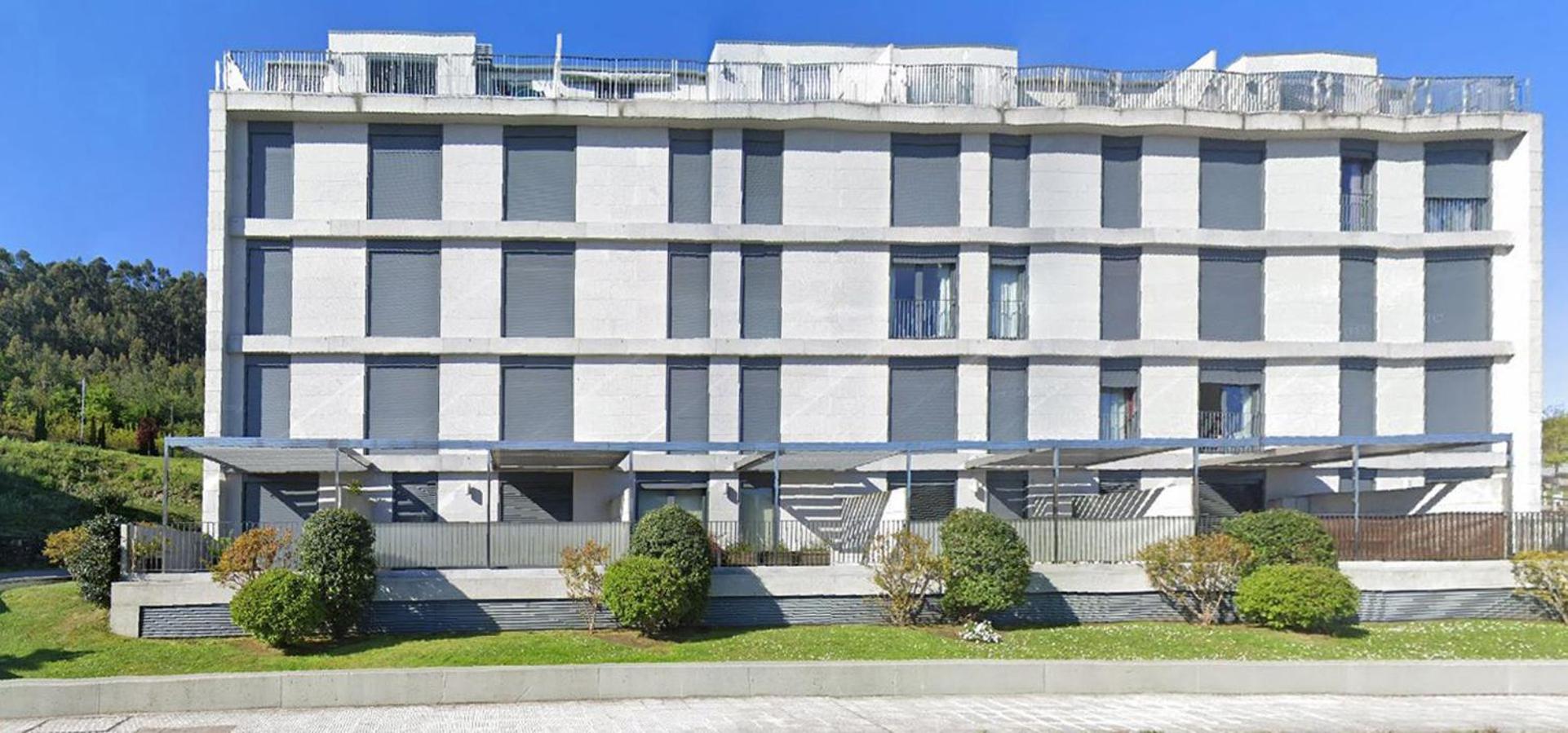 Apartment with Pool View  photo 2