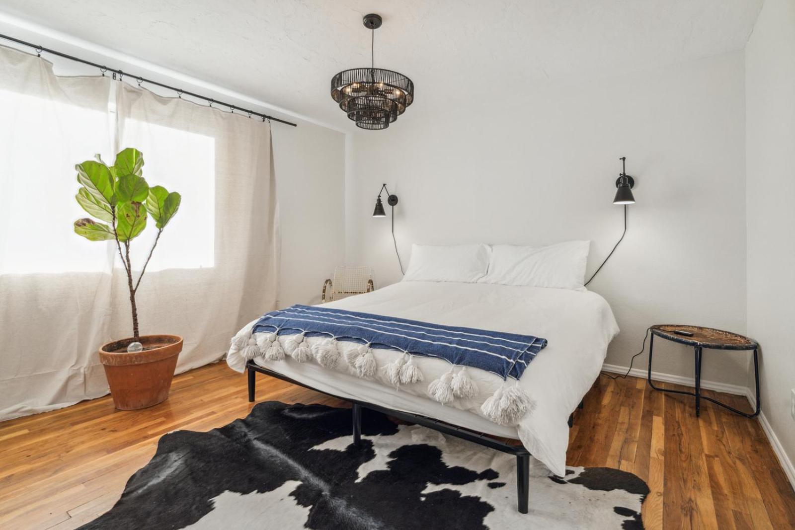 Three-Bedroom House photo 1