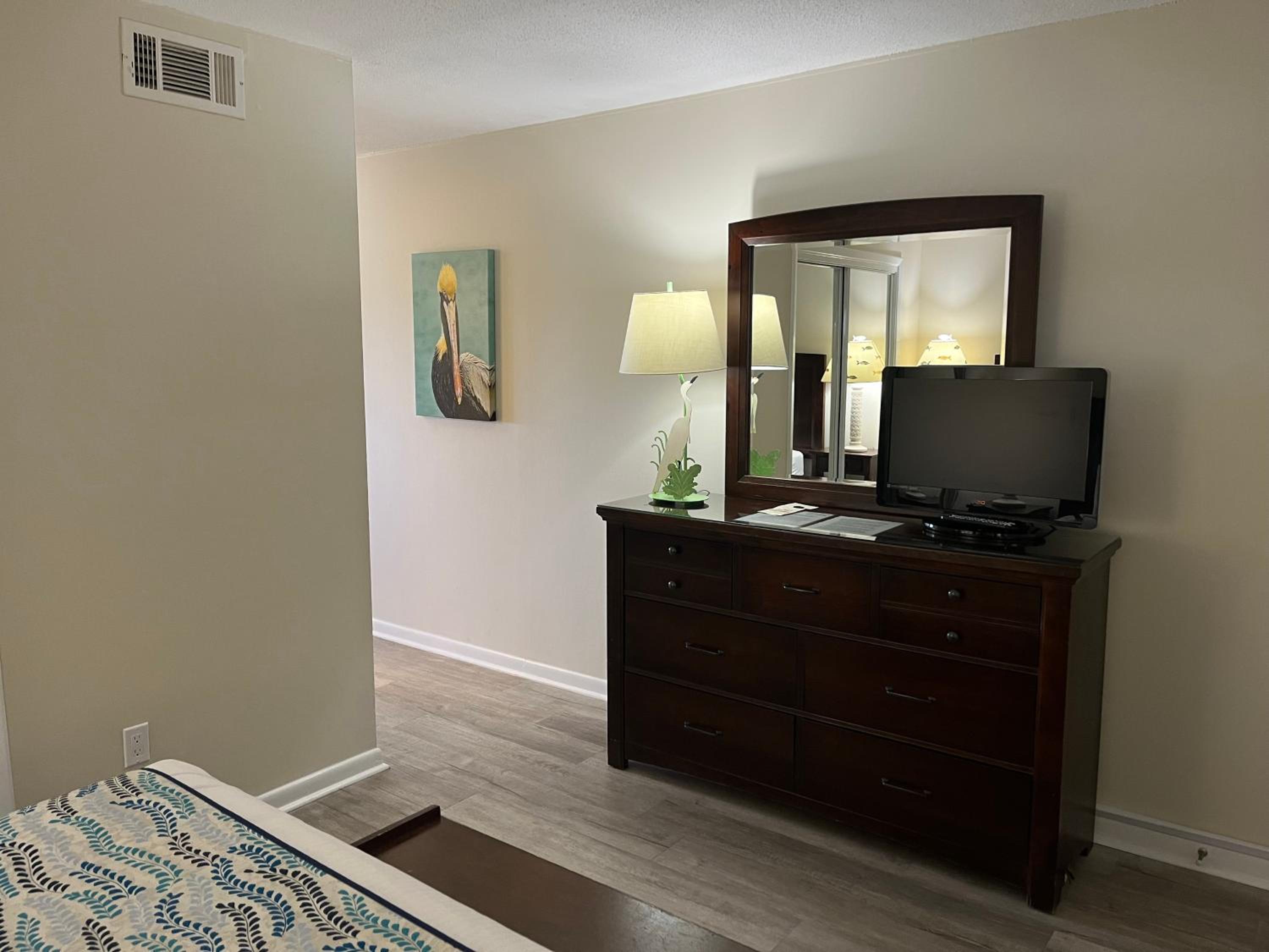 Deluxe One-Bedroom Apartment with Harbor View photo 1
