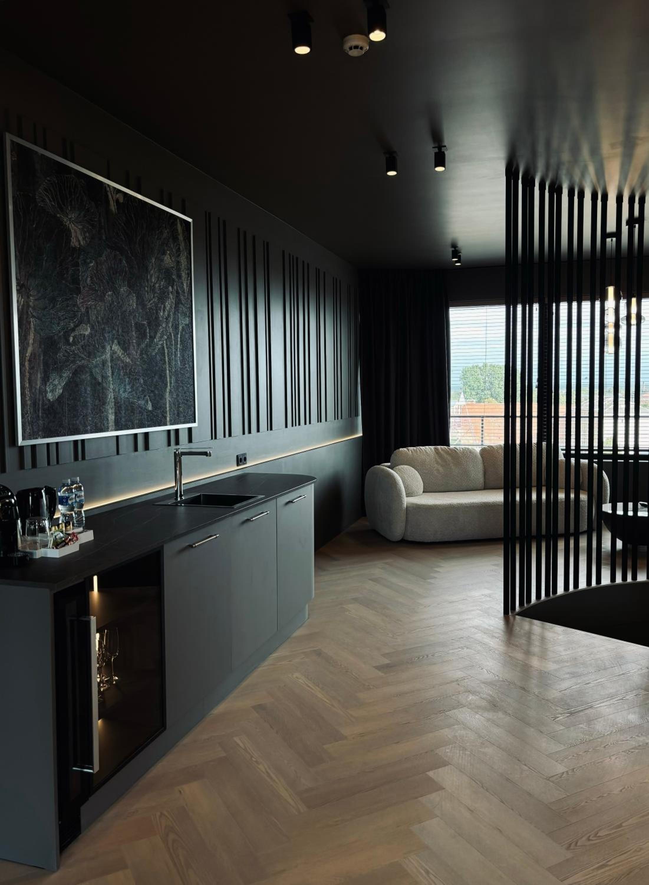 Penthouse Suite - Photo 16