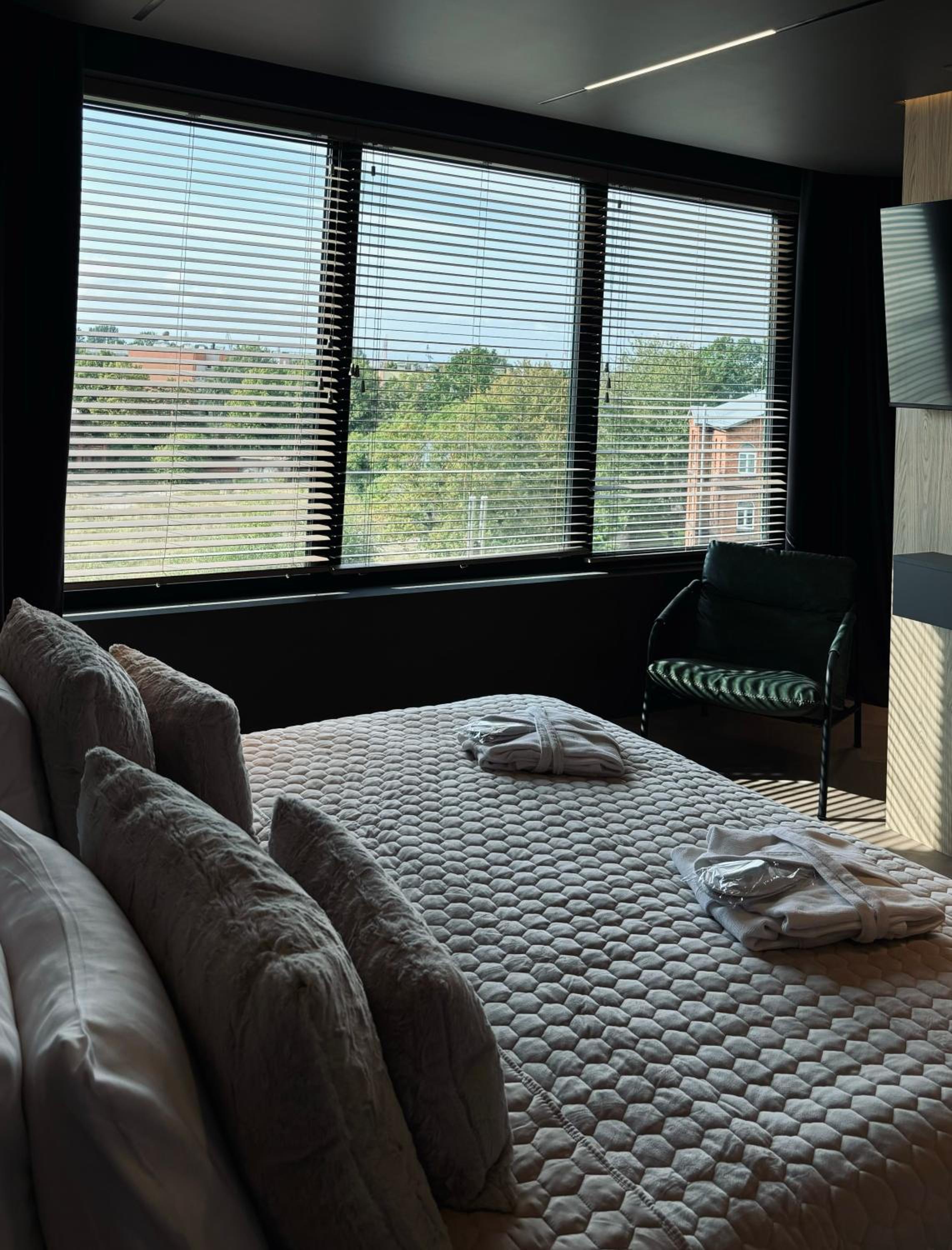 Penthouse Suite - Photo 7