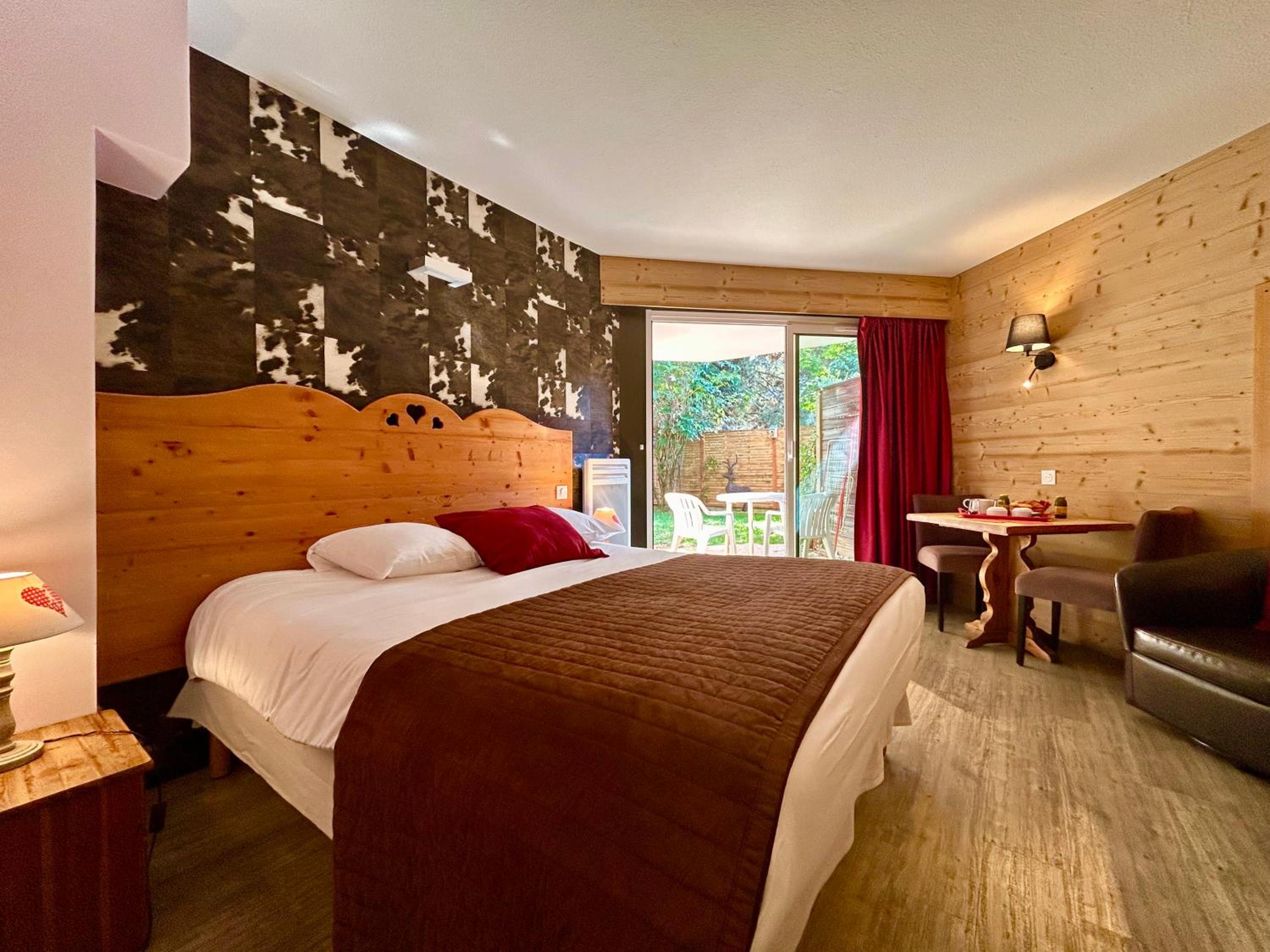 Double Room (2 Adults) - Photo 1