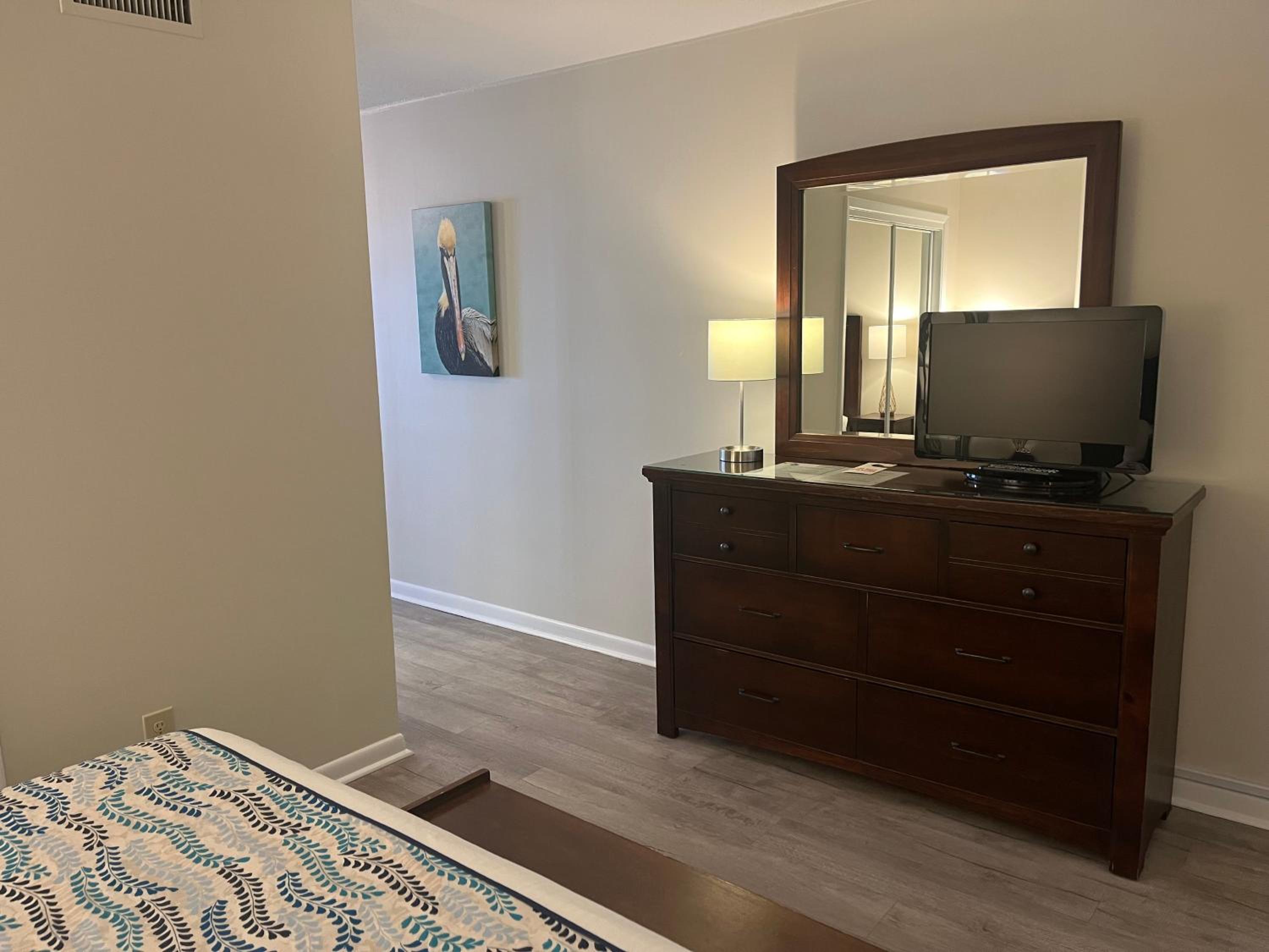 One-Bedroom Apartment with Pool View photo 2