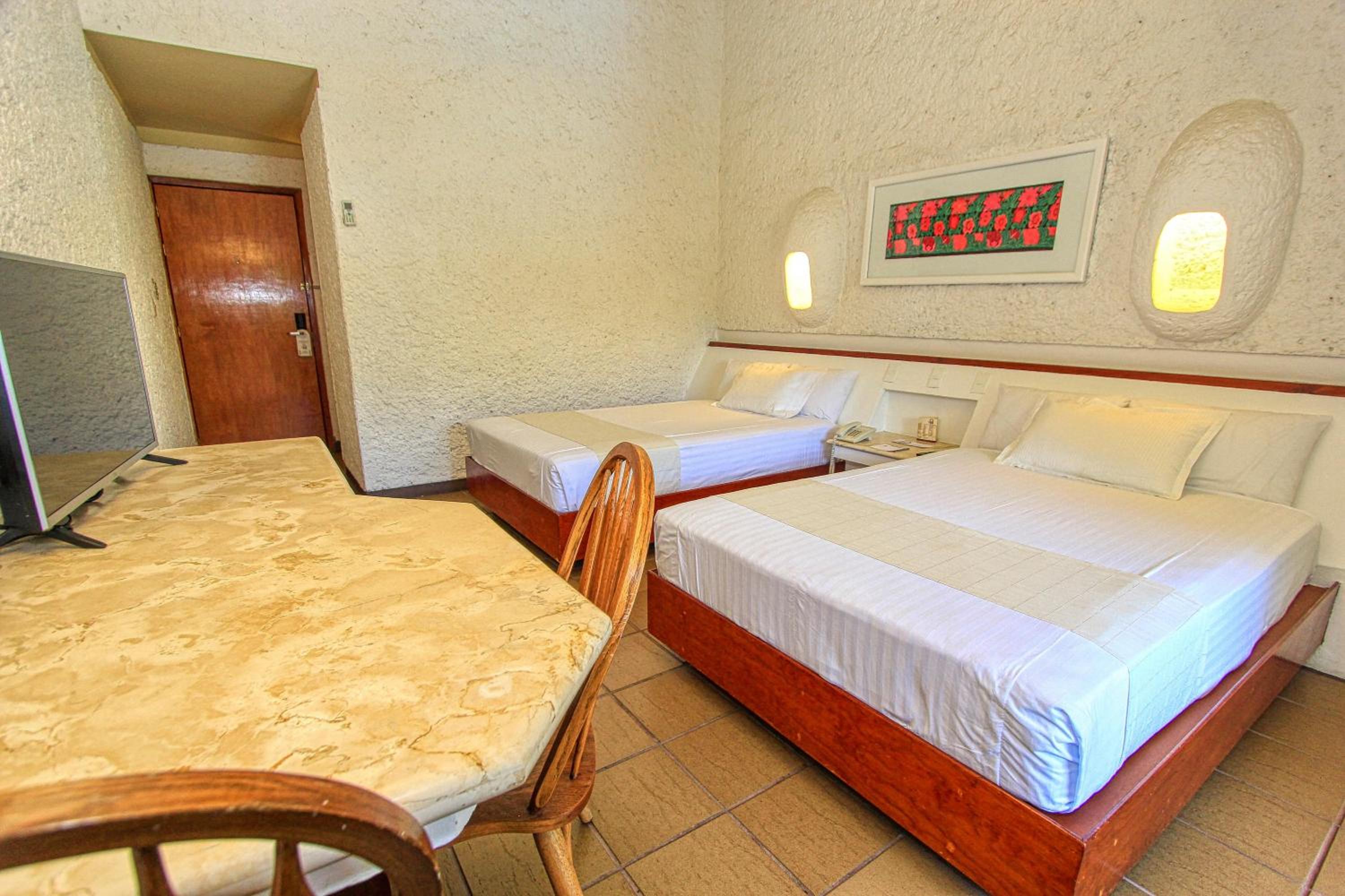 Double Room - Photo 8