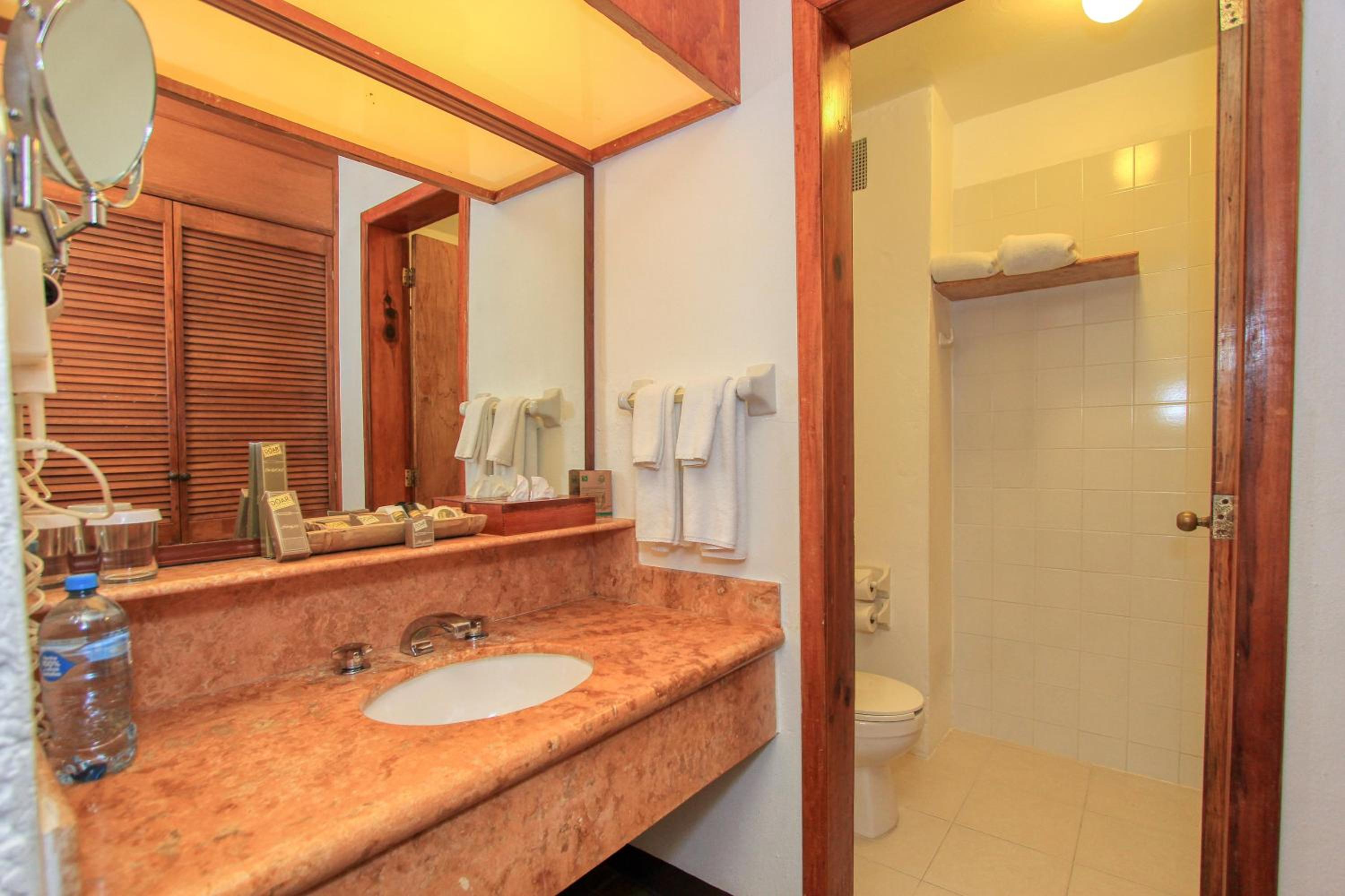 Double Room - Photo 12