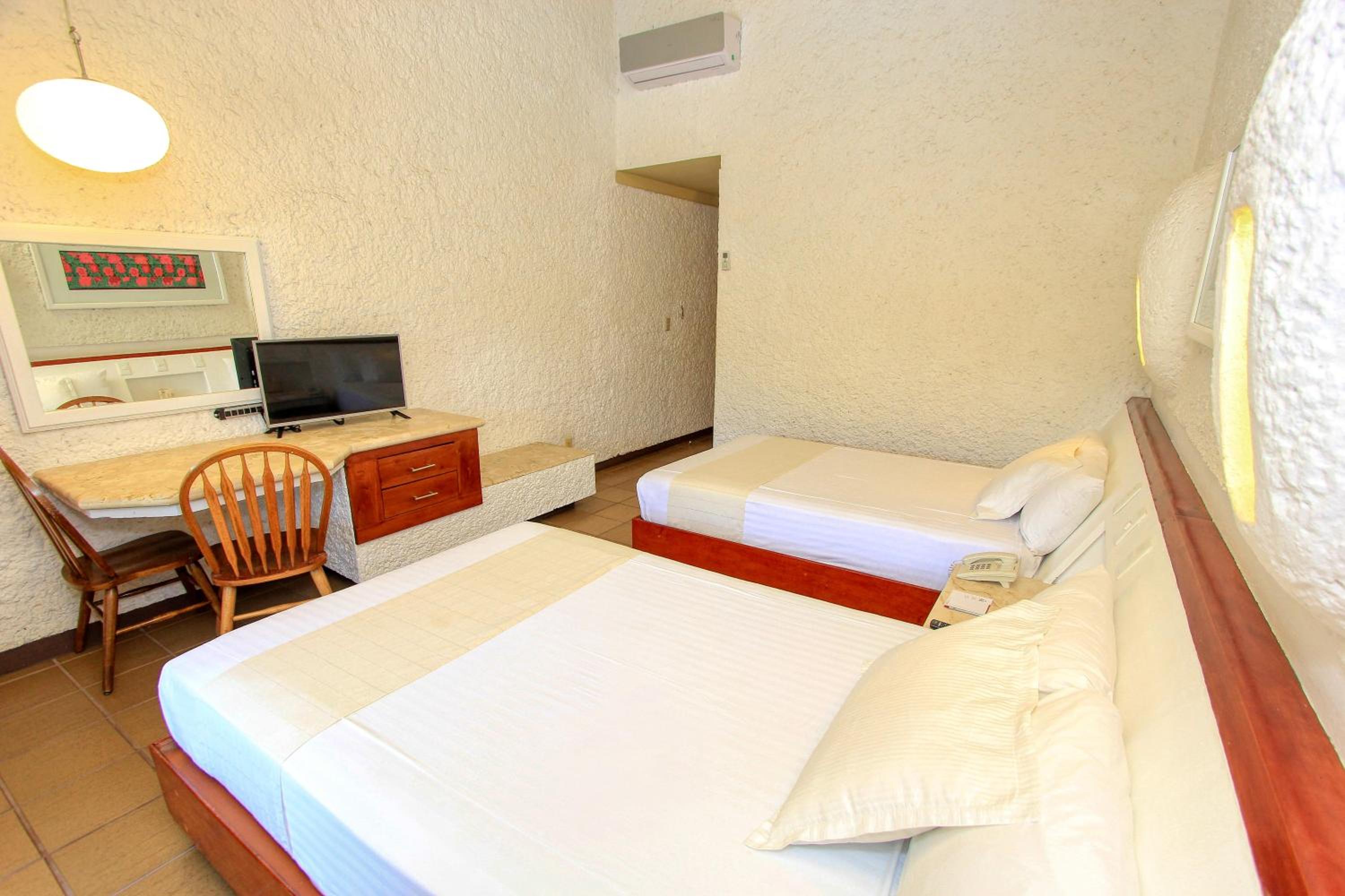 Double Room - Photo 2