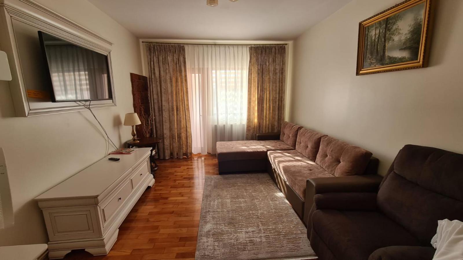 One-Bedroom Apartment - Photo 1