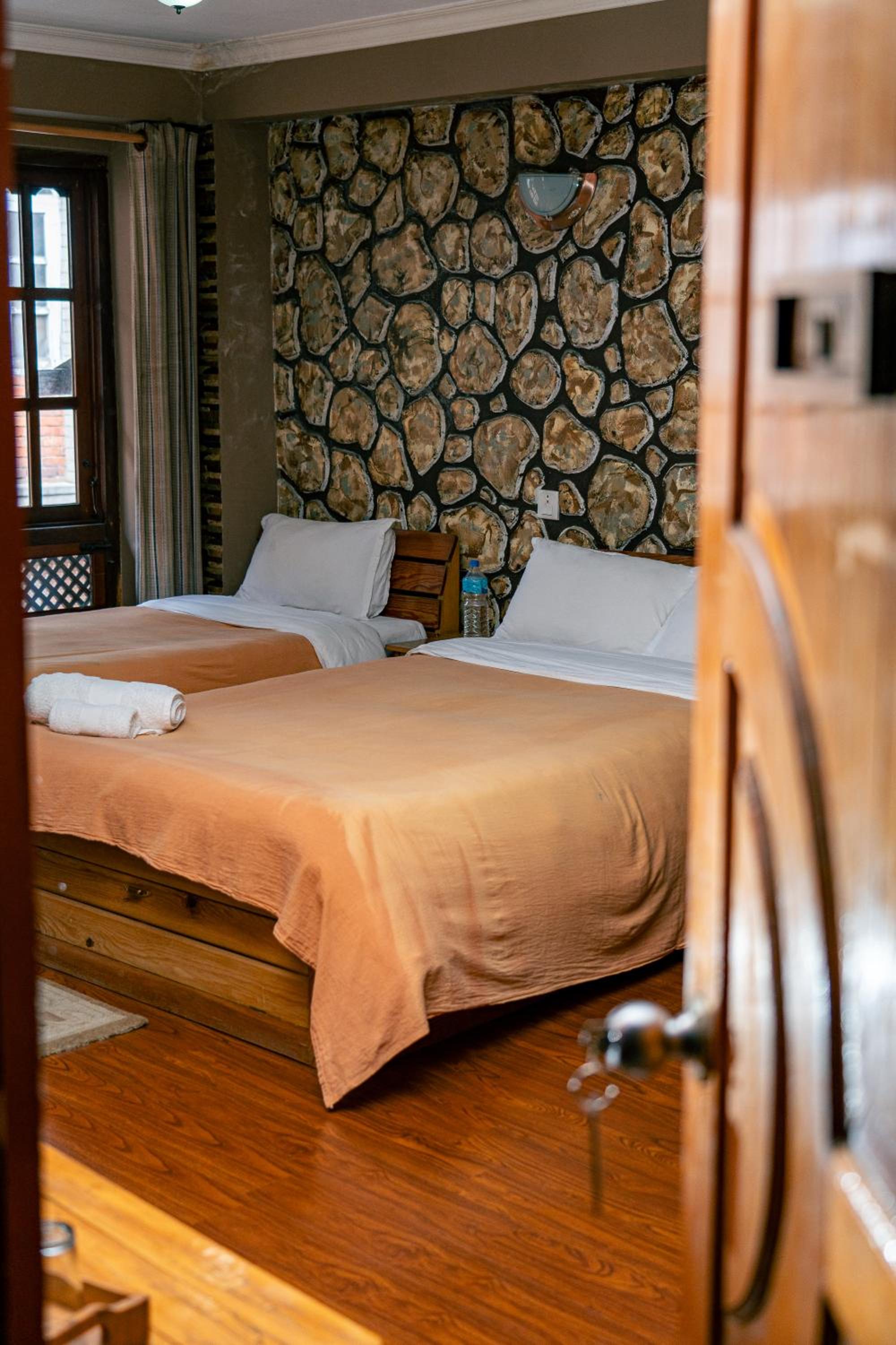 Double or Twin Room with City View photo 3