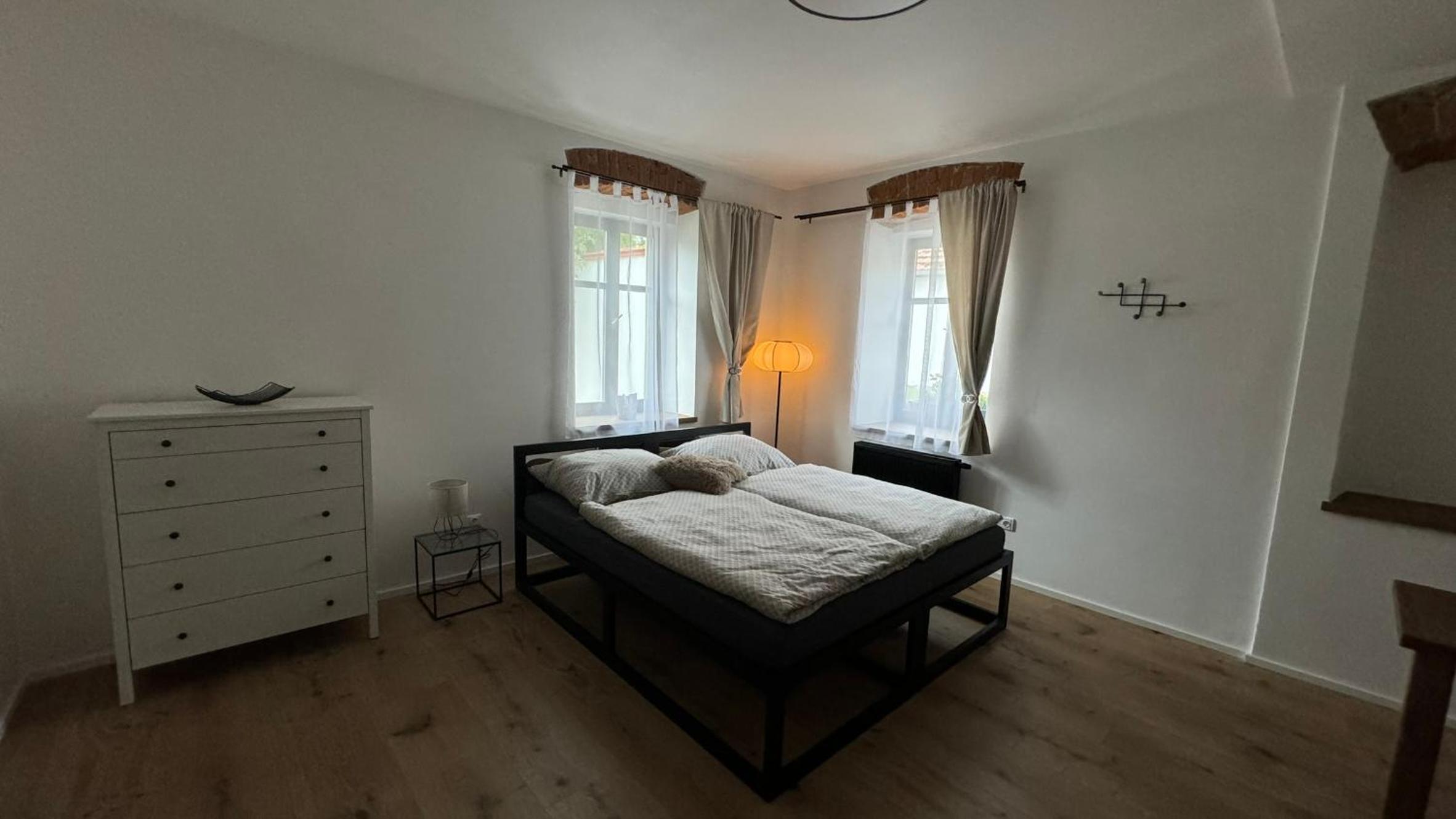 One-Bedroom Deluxe Apartment