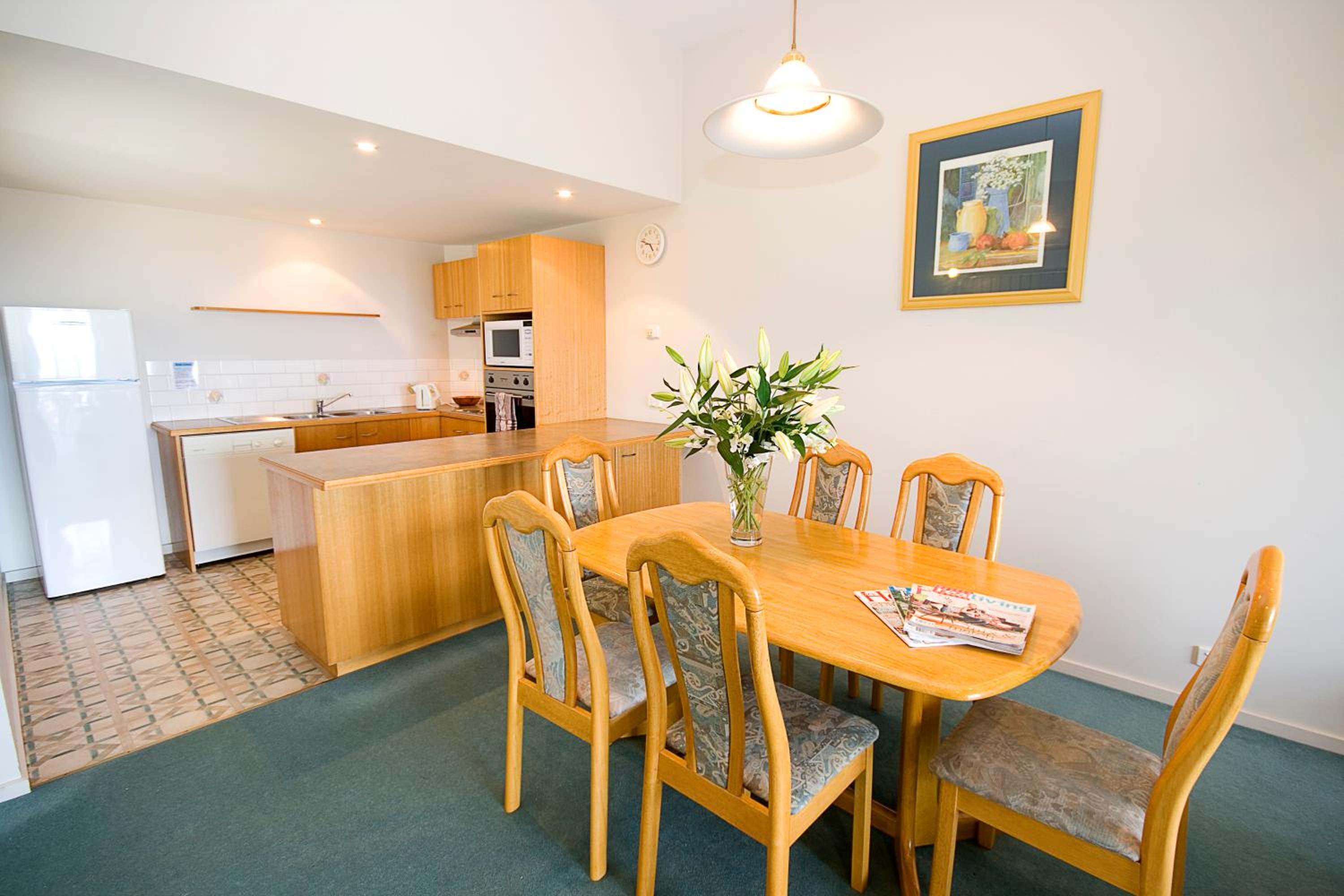 One-Bedroom Apartment with Sea View photo 3