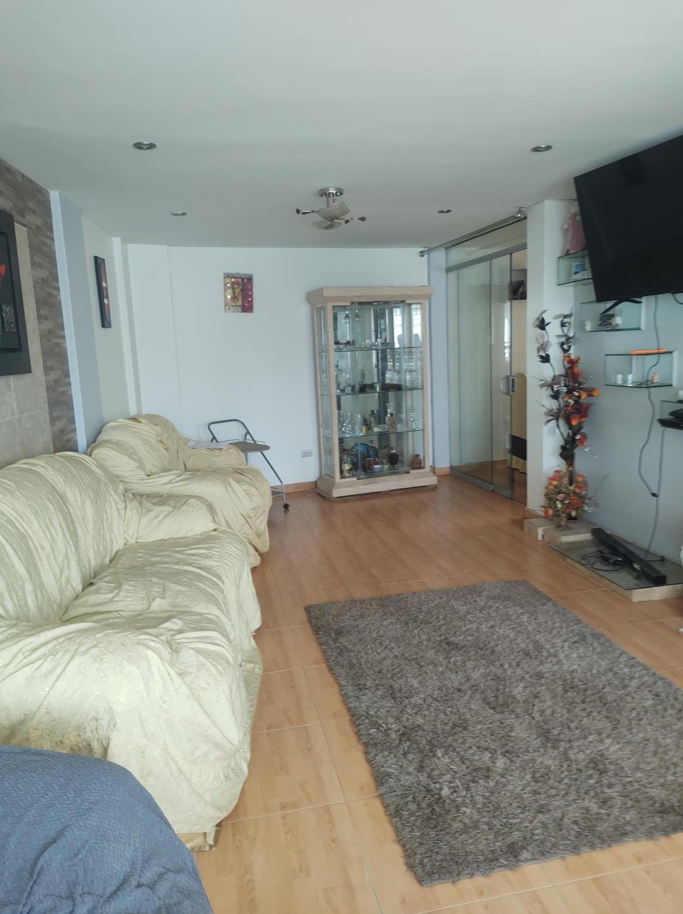 One-Bedroom House photo 2