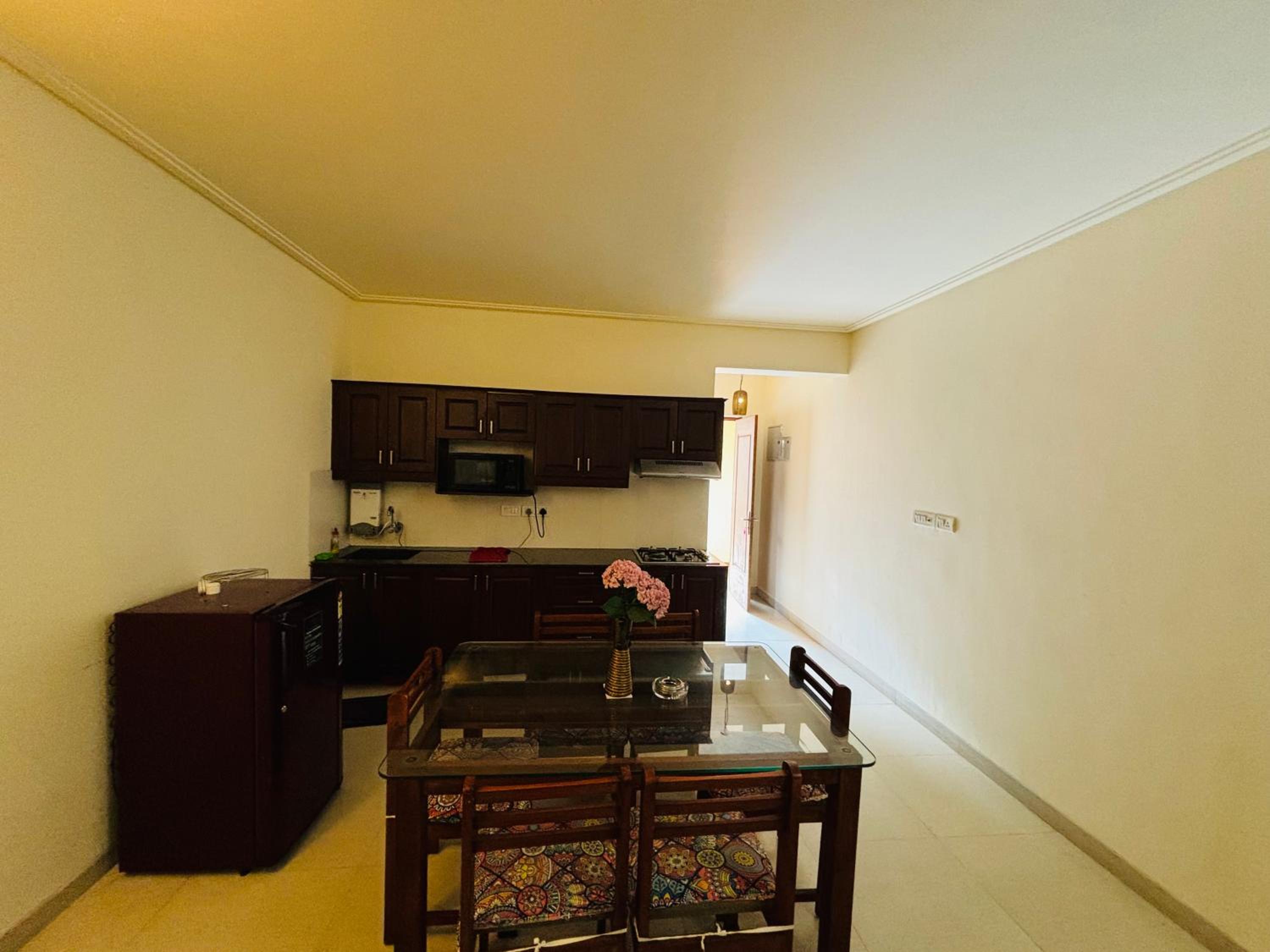 One-Bedroom Apartment with Pool View photo 2