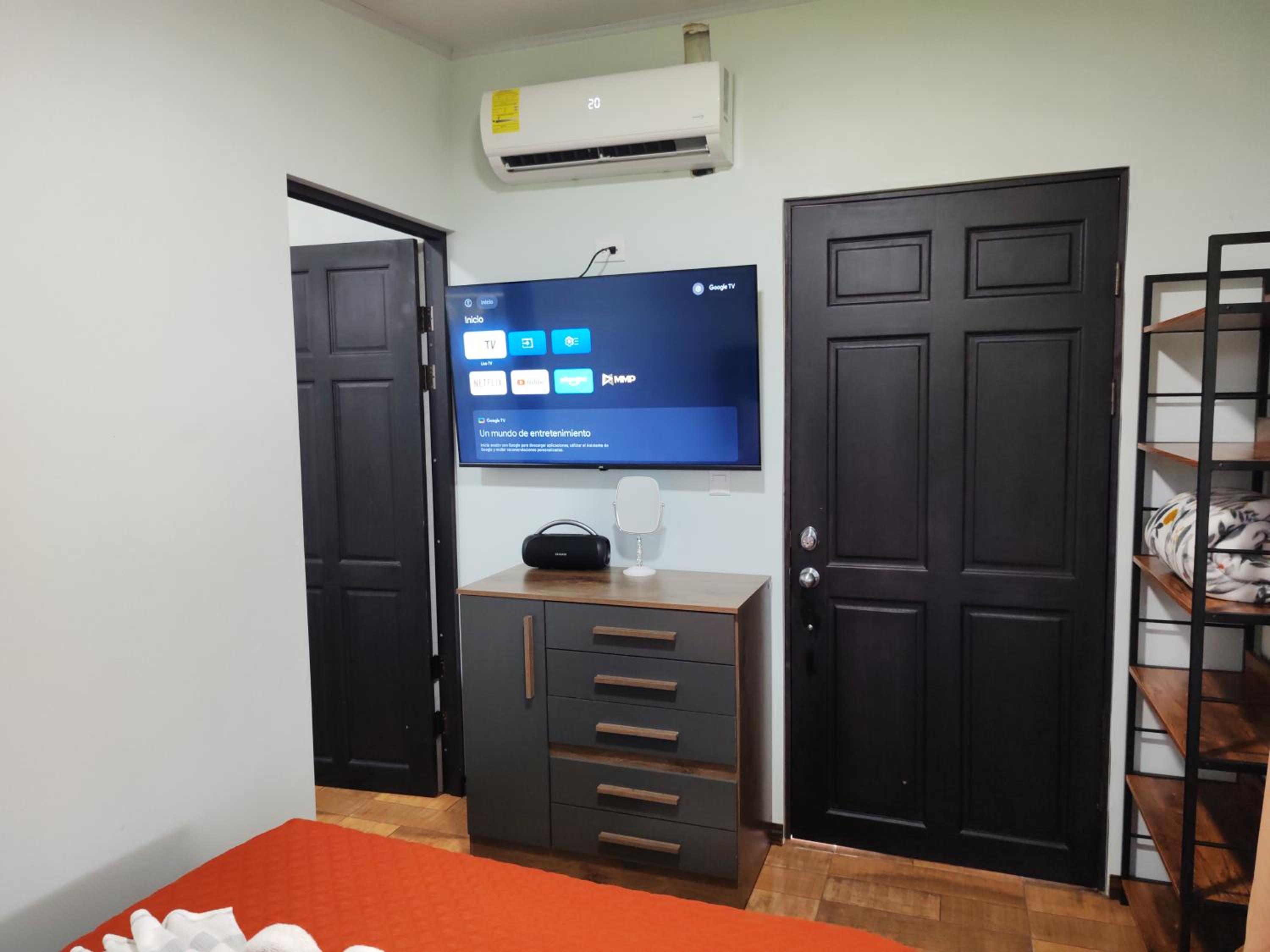 One-Bedroom Apartment With Garden View photo 1