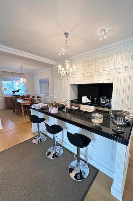 Villa photo 2