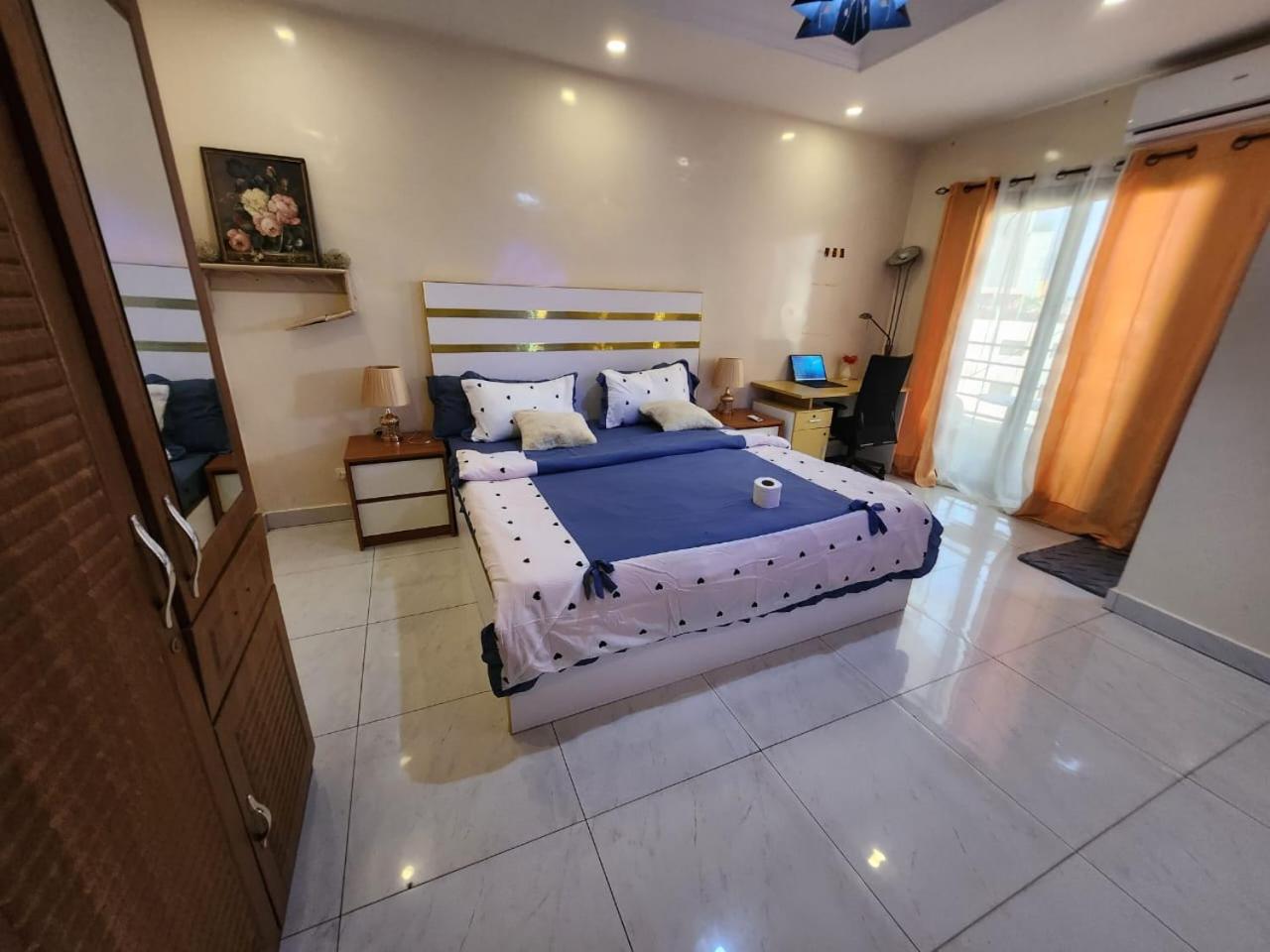 One-Bedroom Apartment photo 2