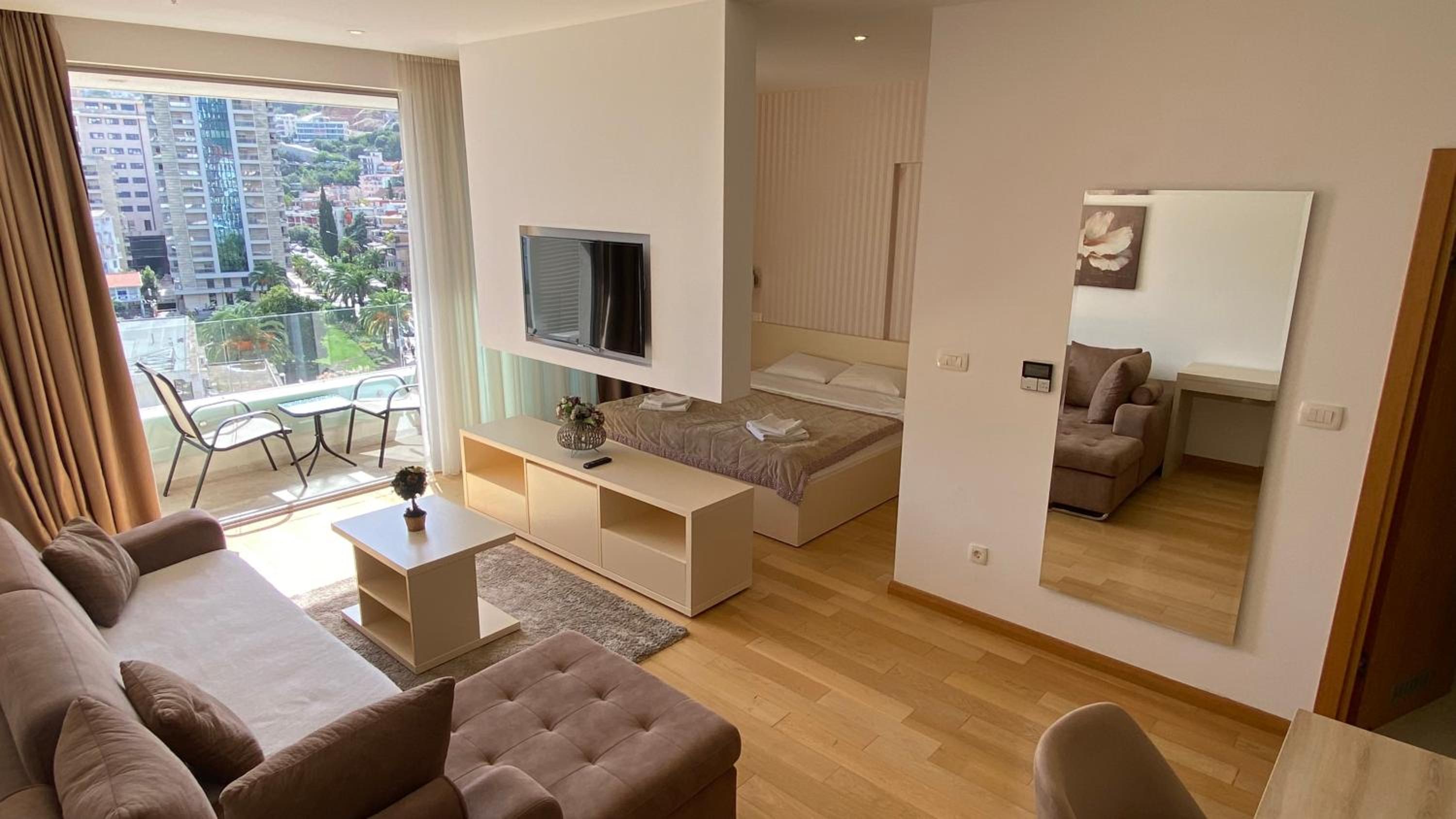 One-Bedroom Apartment