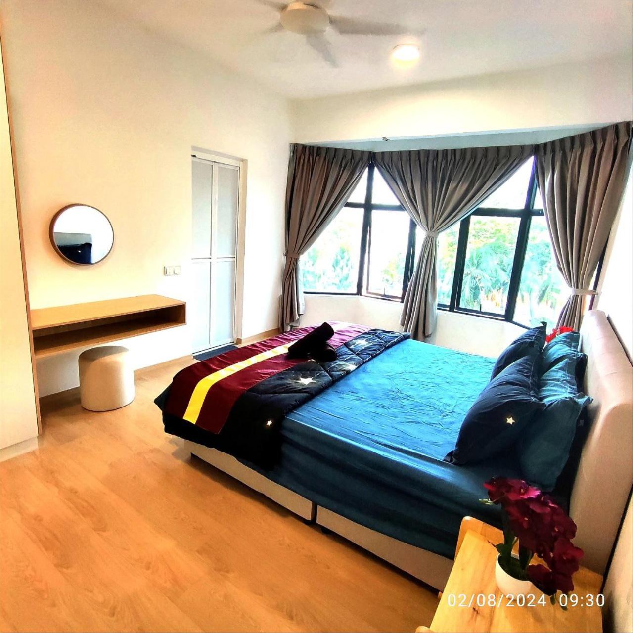 Two-Bedroom Apartment with Balcony and Sea View photo 1