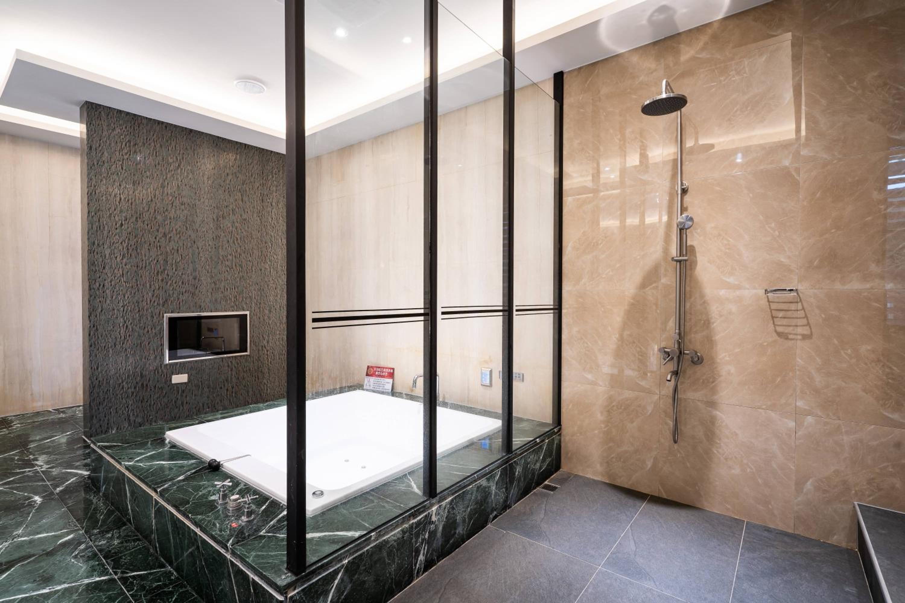 SLuxury Double Room - C(Check in after 21:00) - Photo 40