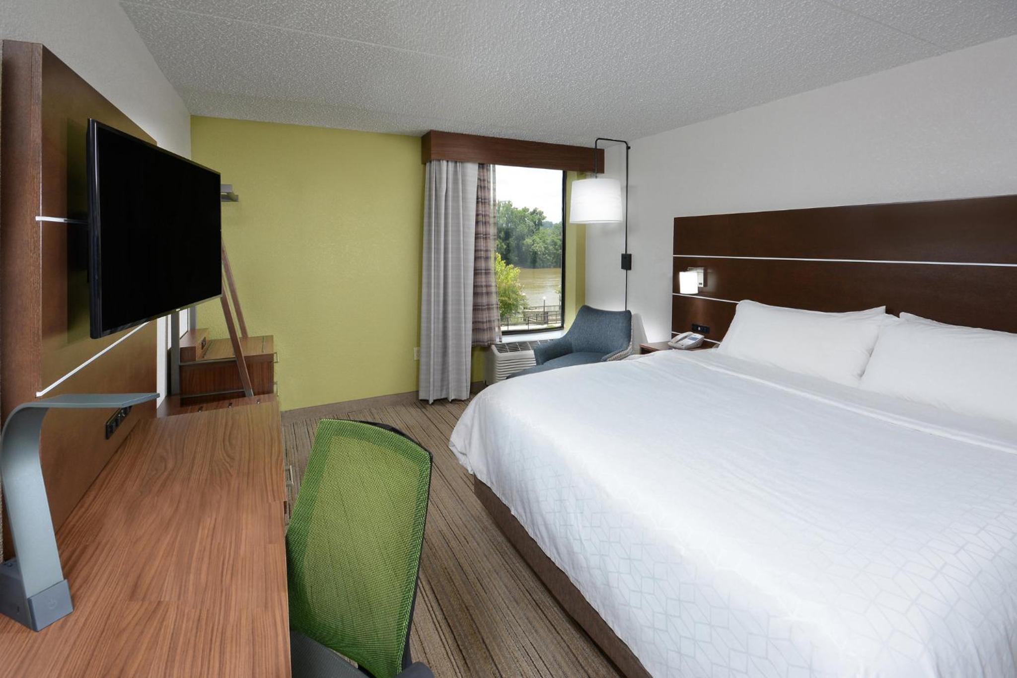 Standard King Room - Photo 4
