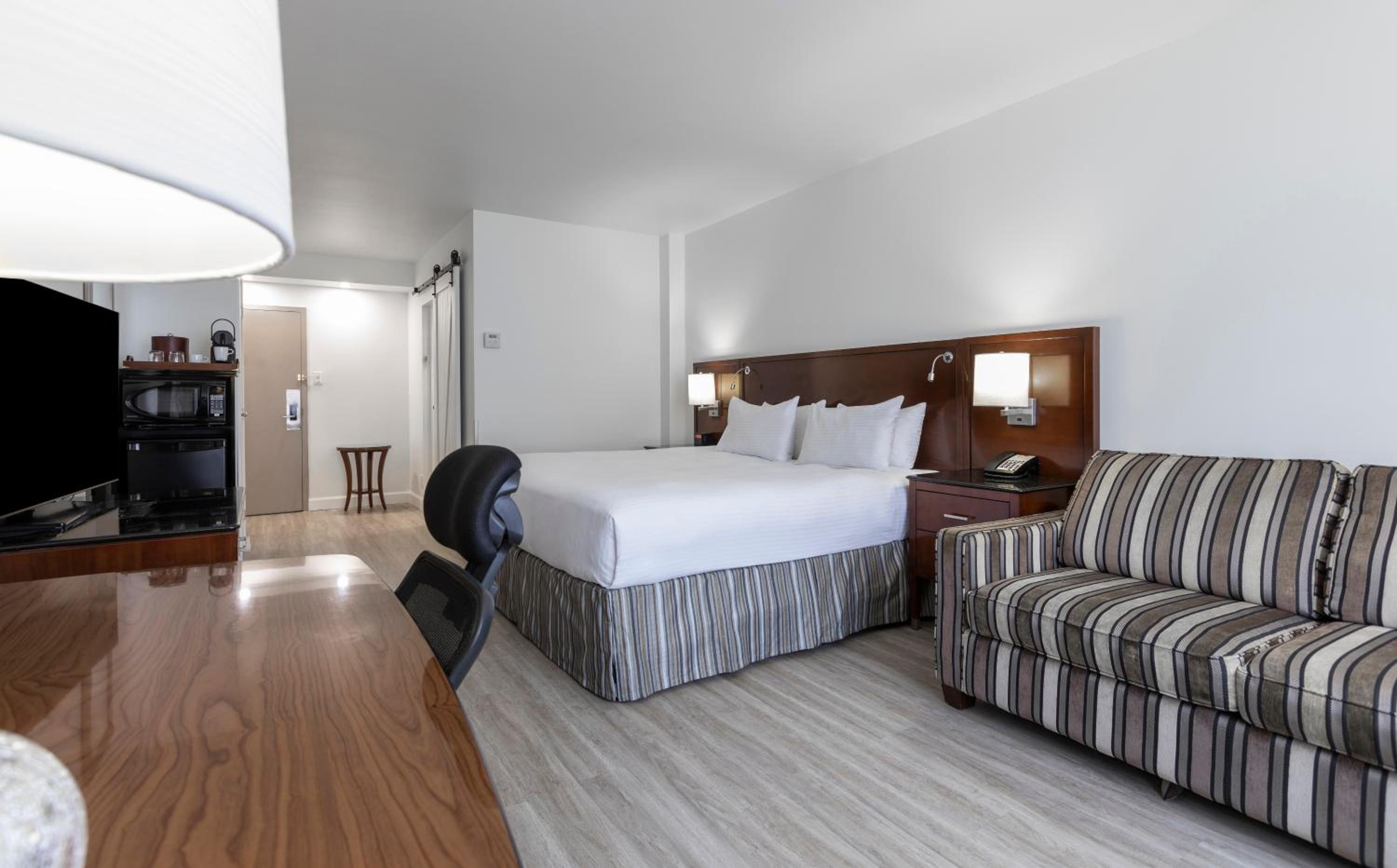 Executive King Room - Photo 3