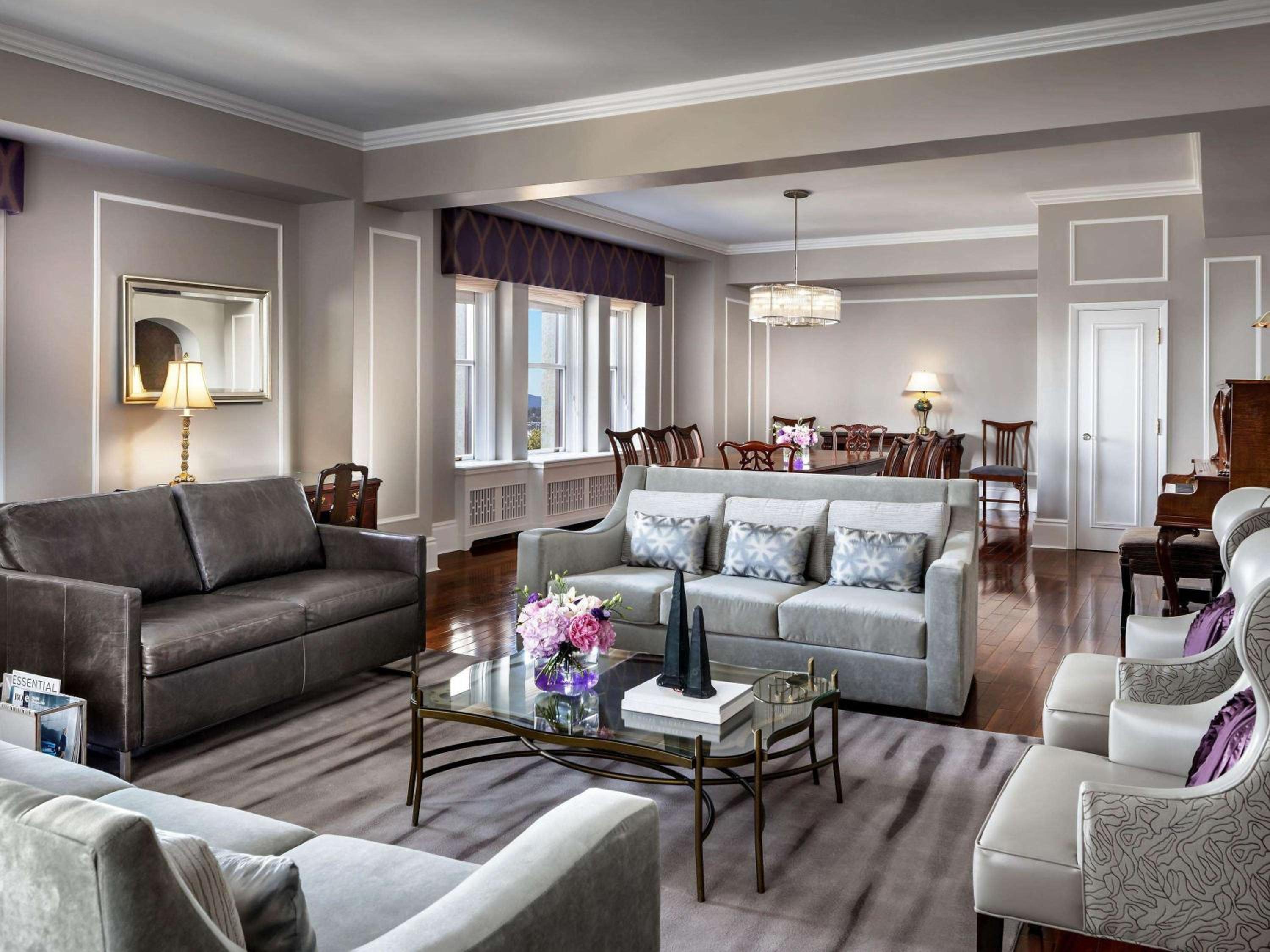 Governor General Suite With Lounge Access And Harbour View