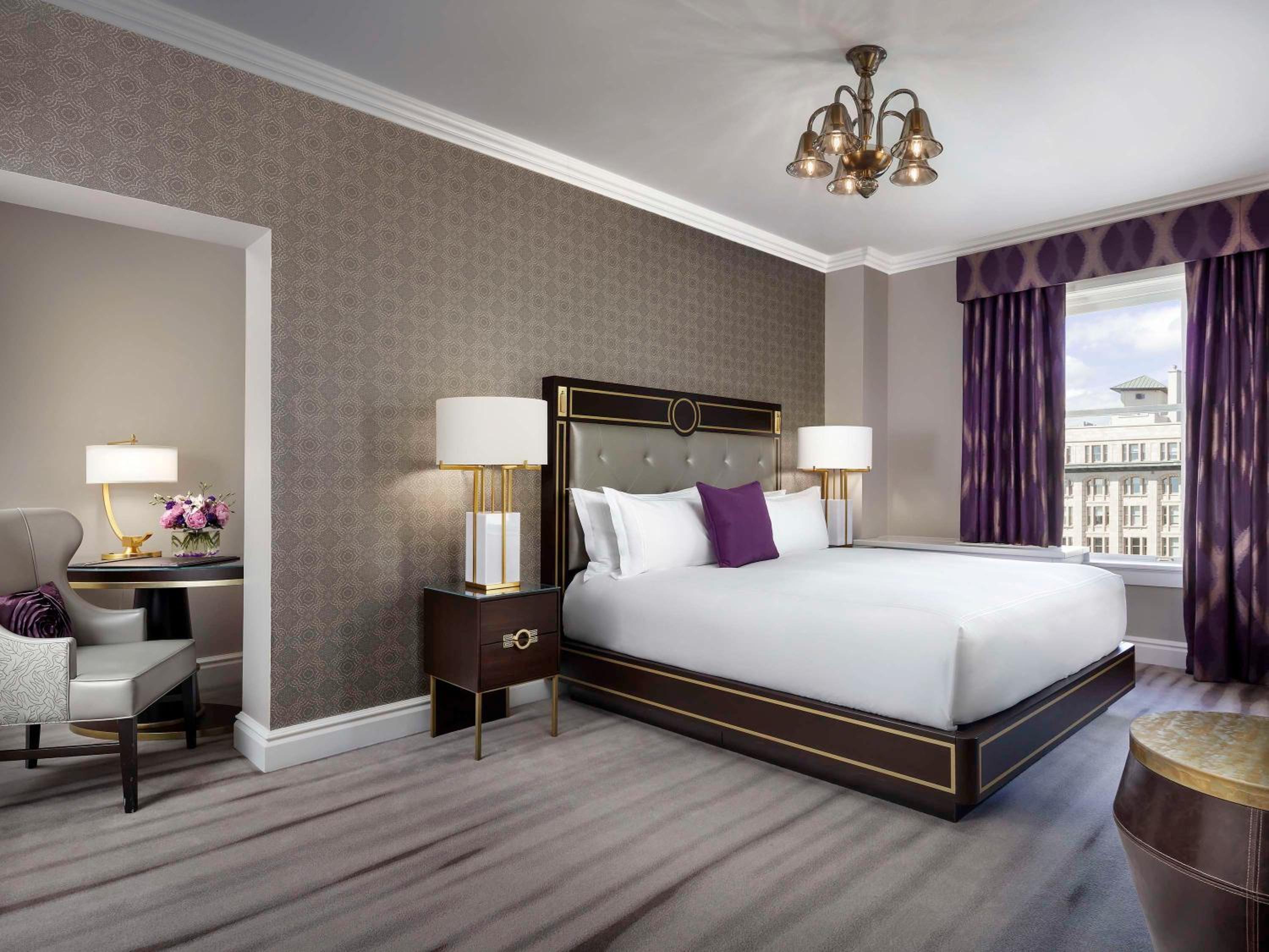 Fairmont Gold One Bedroom Suite City View 1 King