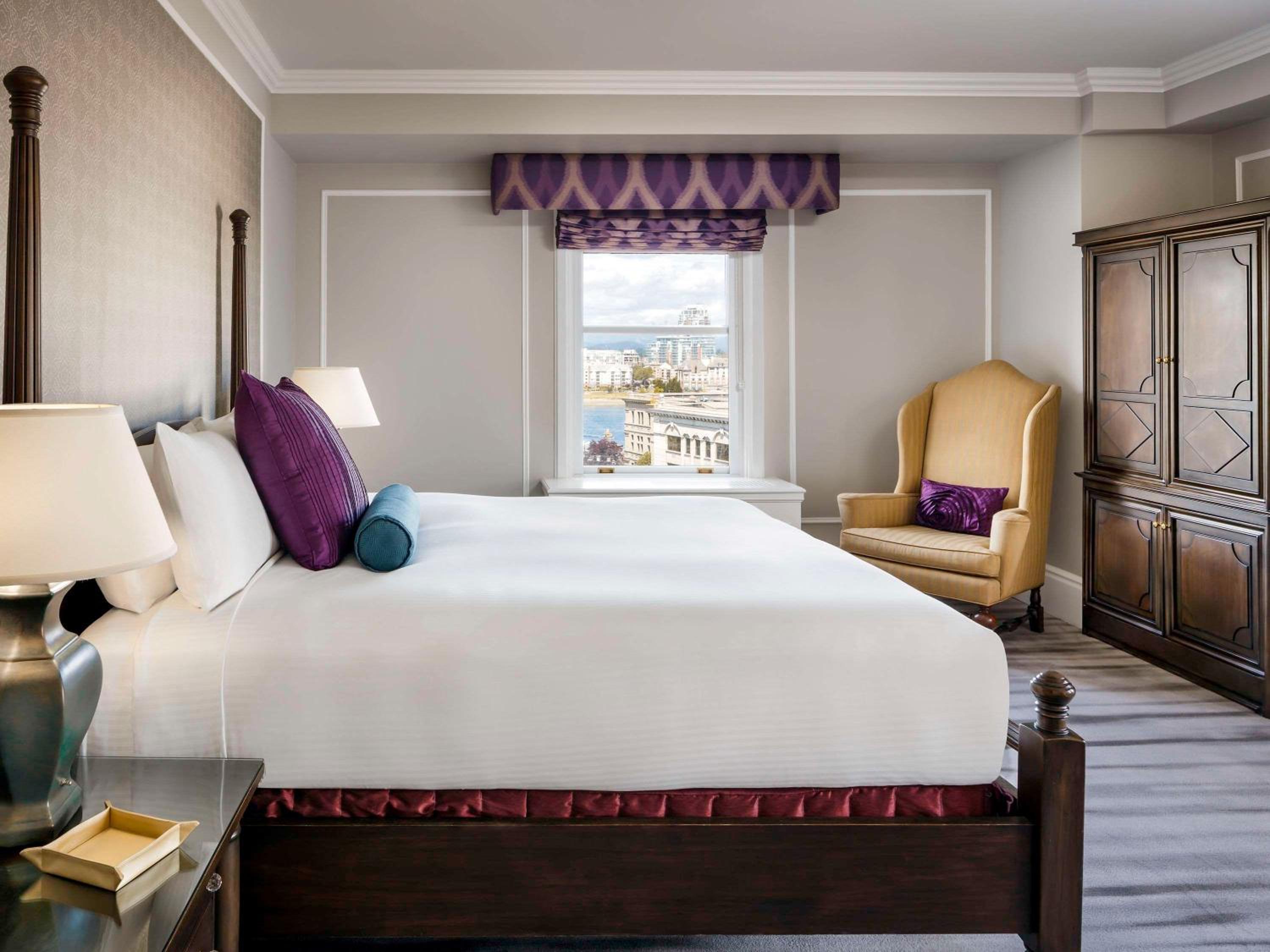 Governor General Suite With Lounge Access And Harbour View
