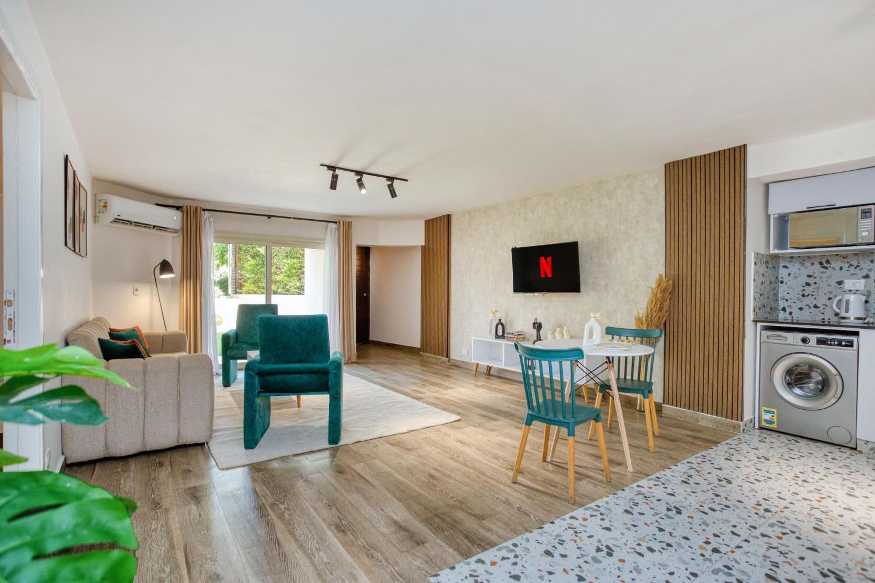 Apartment with Garden View
