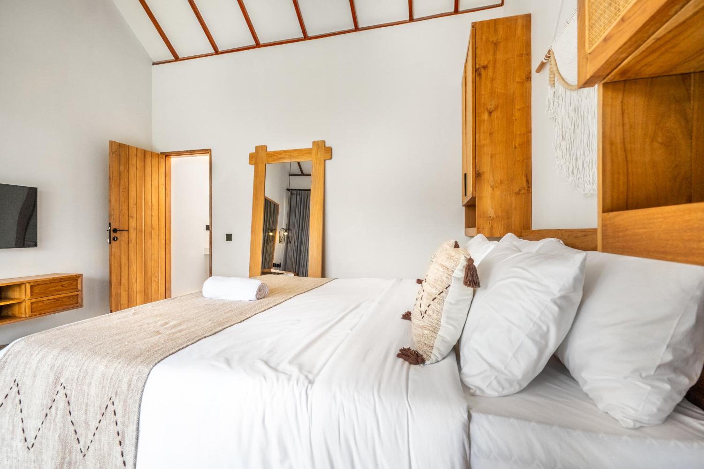 Two-Bedroom Villa - Photo 13