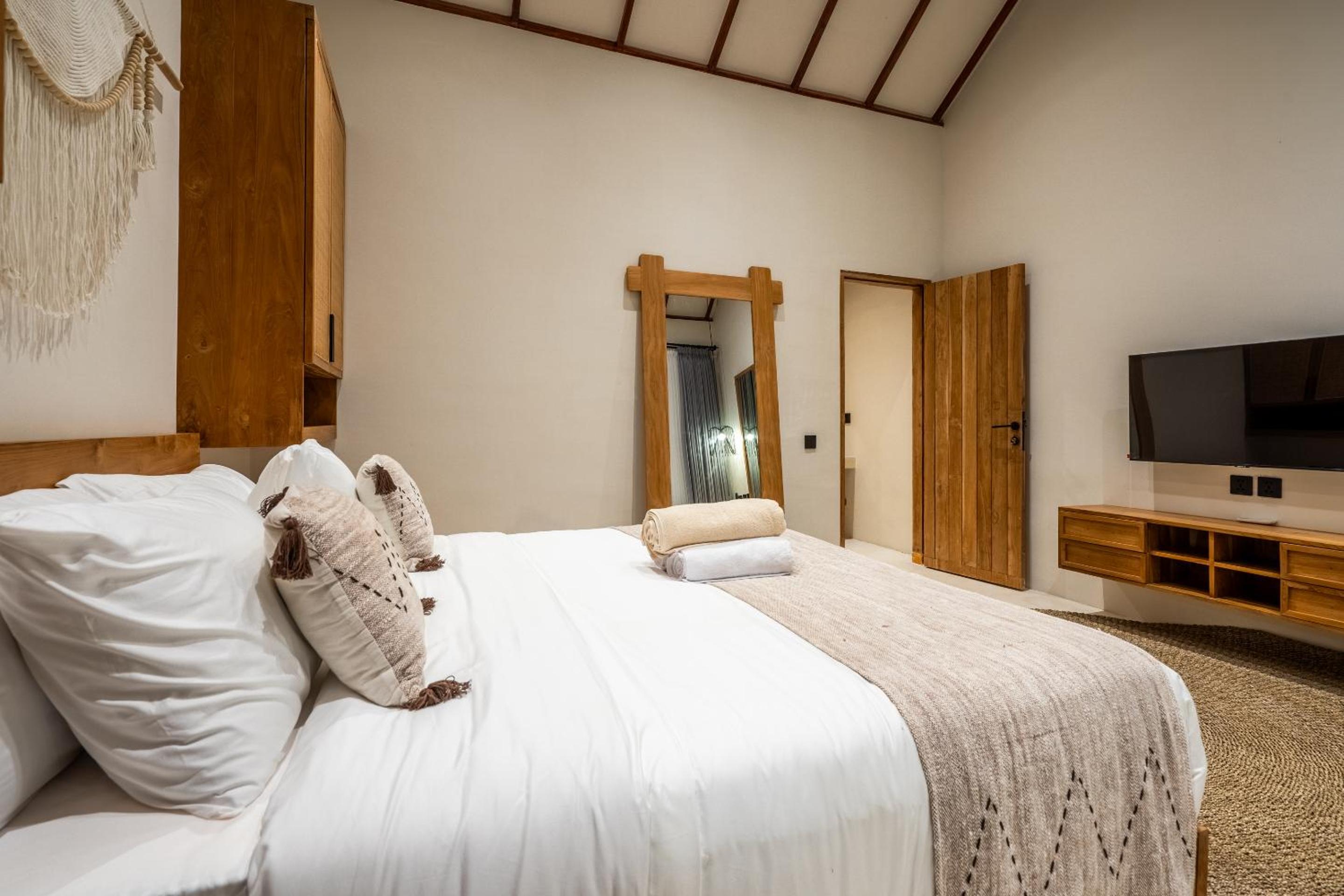 Two-Bedroom Villa - Photo 5